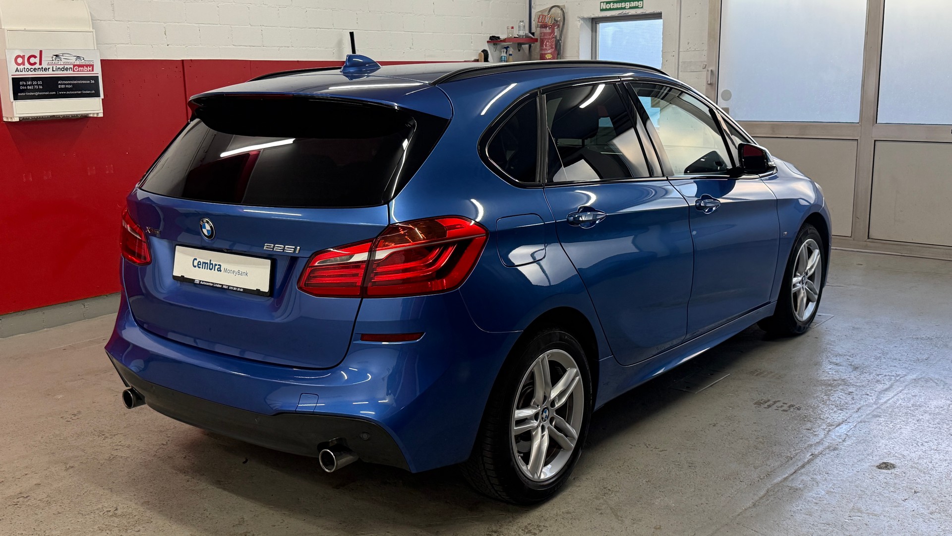 BMW 225i xDrive Active Tourer M Sport Steptronic, guter Ausstattung Perle-image-3
