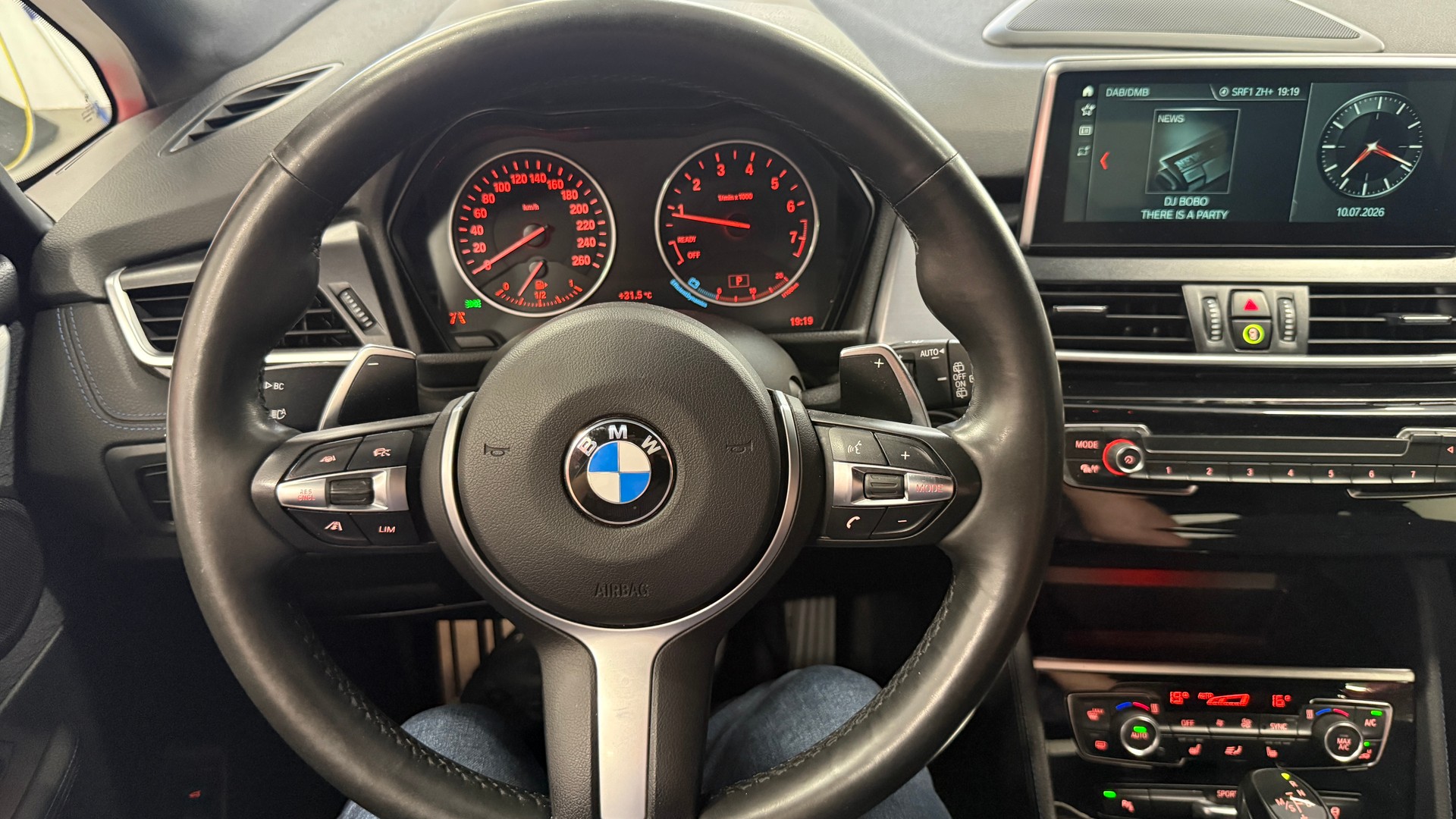 BMW 225i xDrive Active Tourer M Sport Steptronic, guter Ausstattung Perle-image-15