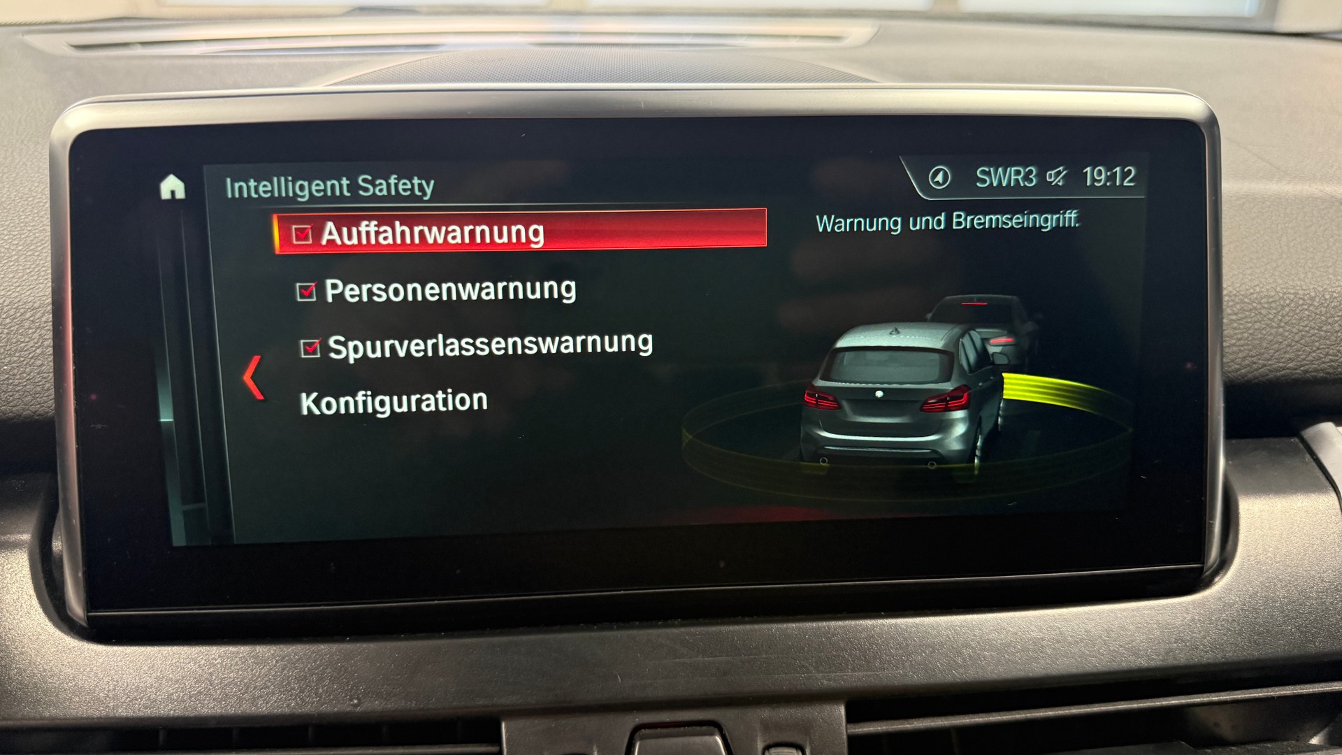 BMW 225i xDrive Active Tourer M Sport Steptronic, guter Ausstattung Perle-image-21
