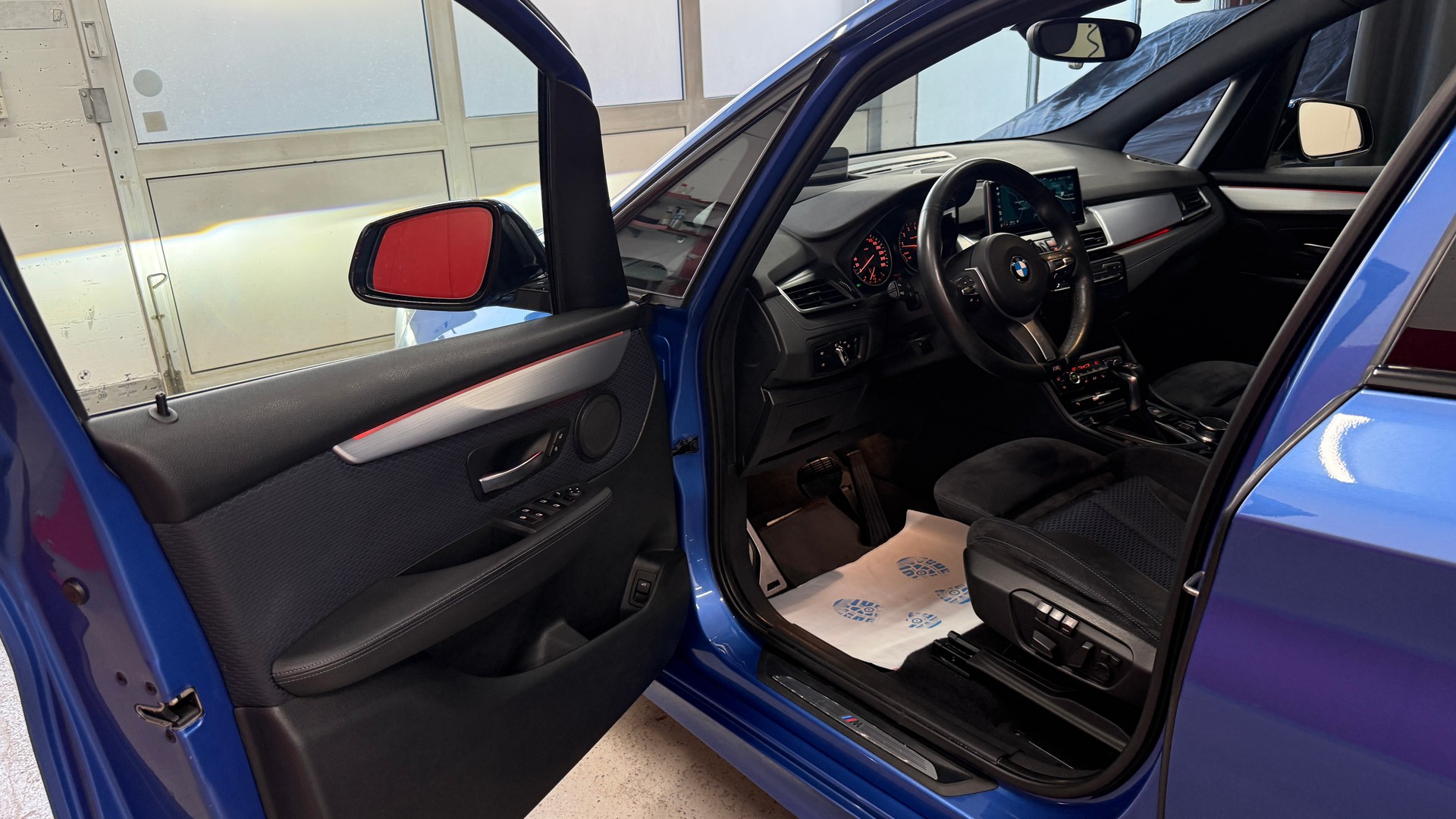 BMW 225i xDrive Active Tourer M Sport Steptronic, guter Ausstattung Perle-image-17