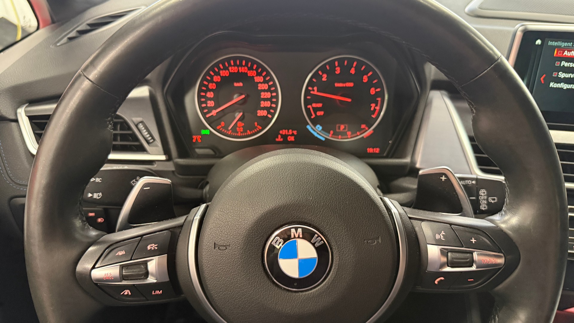 BMW 225i xDrive Active Tourer M Sport Steptronic, guter Ausstattung Perle-image-11