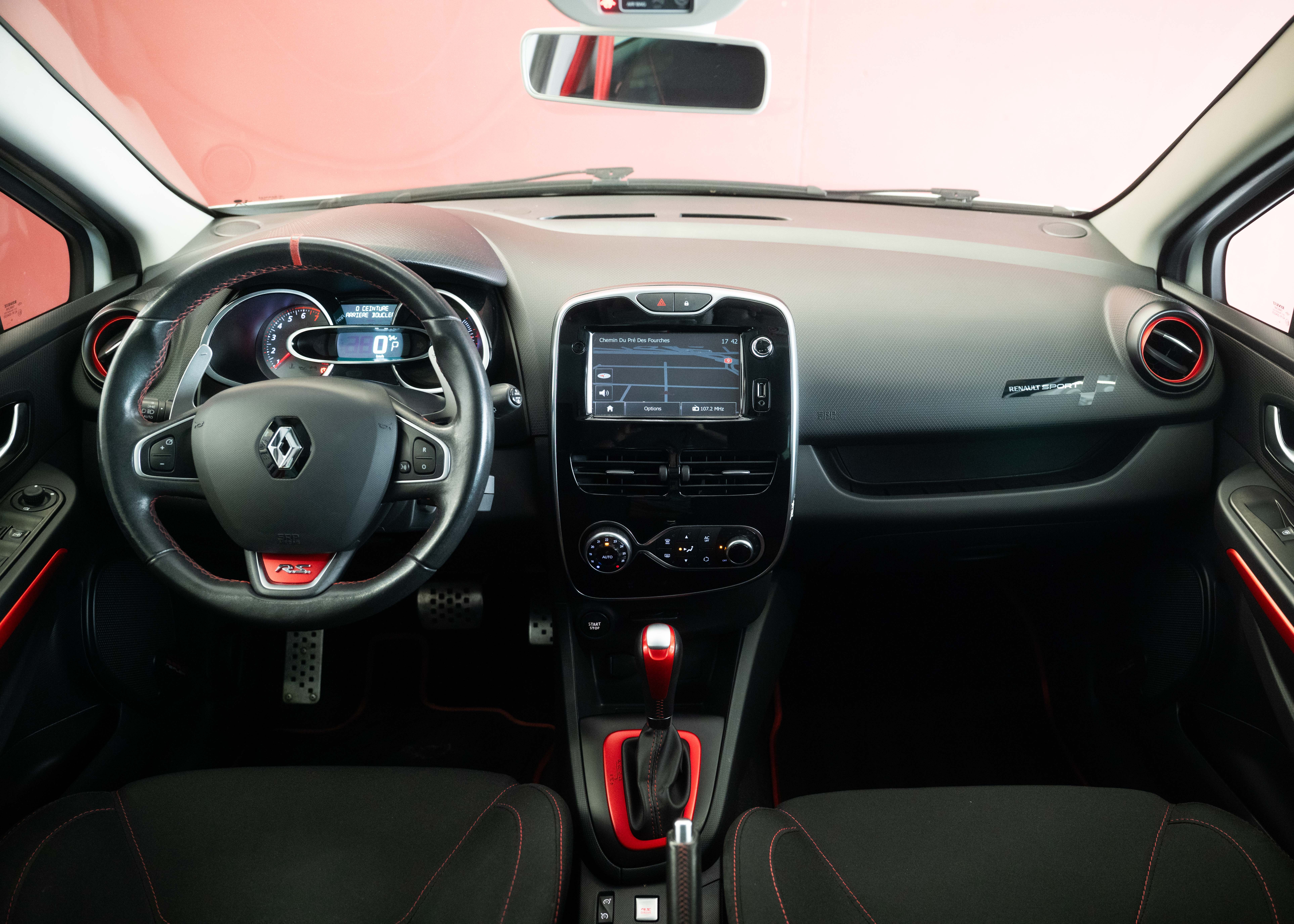Image RENAULT CLIO Clio 1.6 T RS 200 (1st hand Swiss car, stunning condition, Cup Pack, full Renault service history)