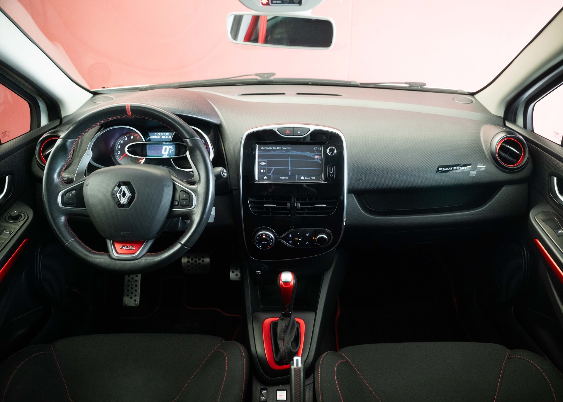 RENAULT Clio 1.6 T RS 200 (1st hand Swiss car, stunning condition, Cup Pack, full Renault service history)-image-16