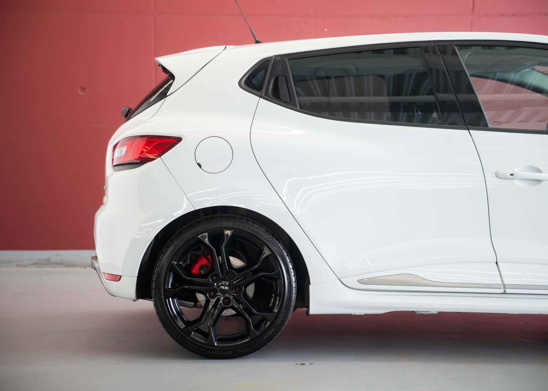 RENAULT Clio 1.6 T RS 200 (1st hand Swiss car, stunning condition, Cup Pack, full Renault service history)-image-7