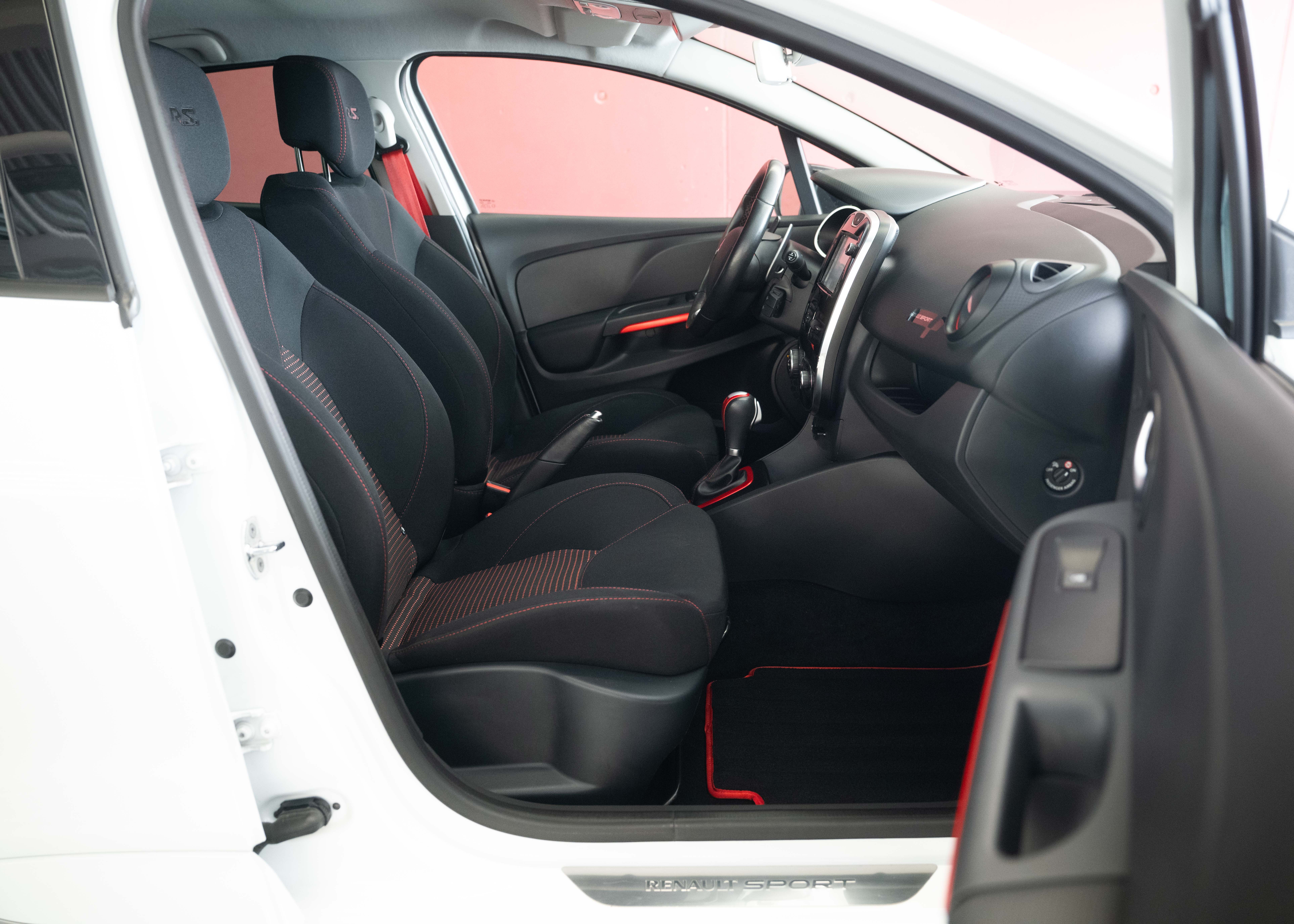 Image RENAULT CLIO Clio 1.6 T RS 200 (1st hand Swiss car, stunning condition, Cup Pack, full Renault service history)