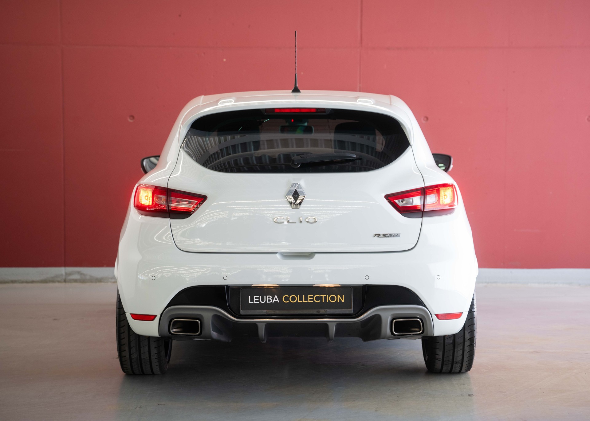RENAULT Clio 1.6 T RS 200 (1st hand Swiss car, stunning condition, Cup Pack, full Renault service history)-image-3
