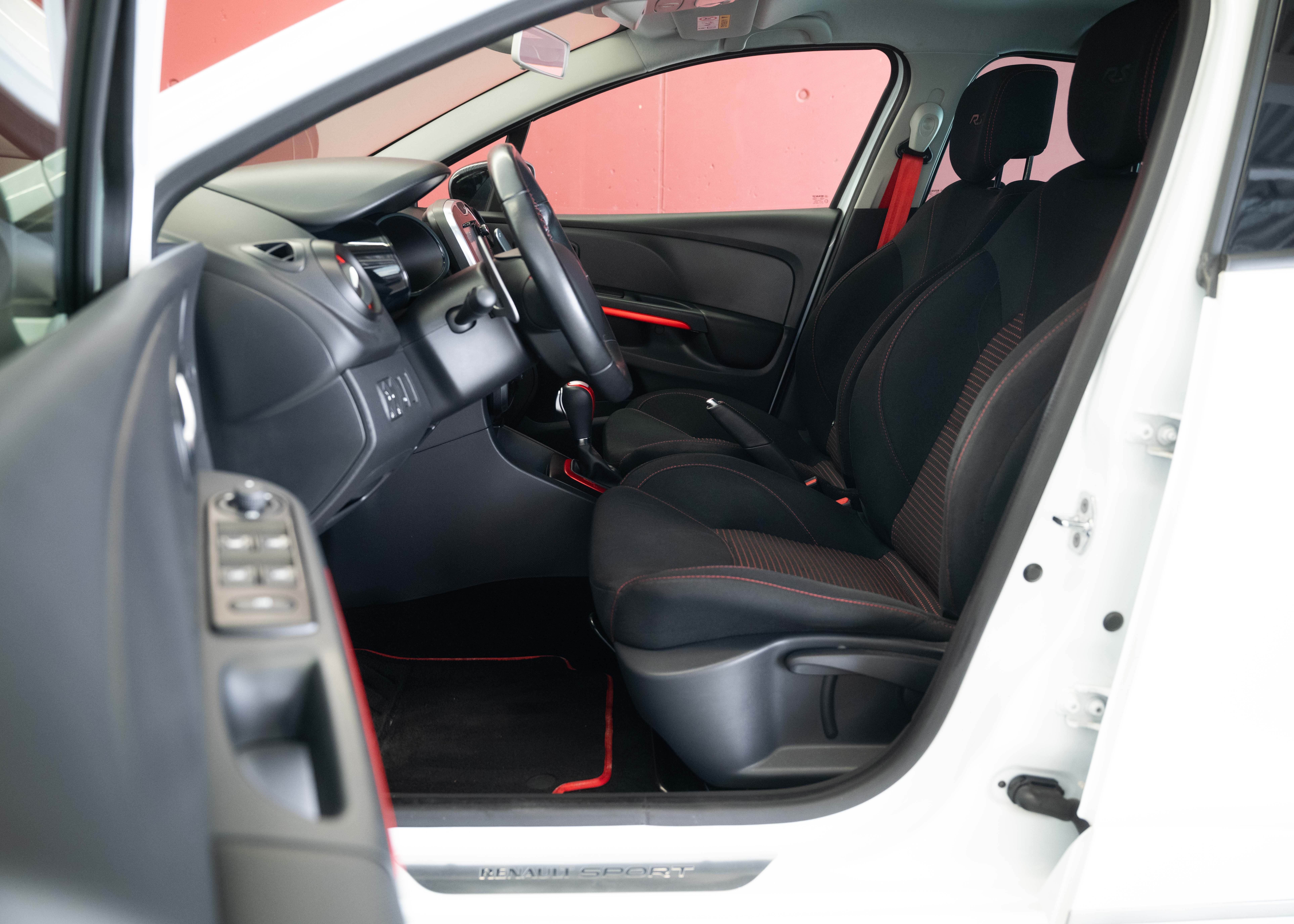 Image RENAULT CLIO Clio 1.6 T RS 200 (1st hand Swiss car, stunning condition, Cup Pack, full Renault service history)