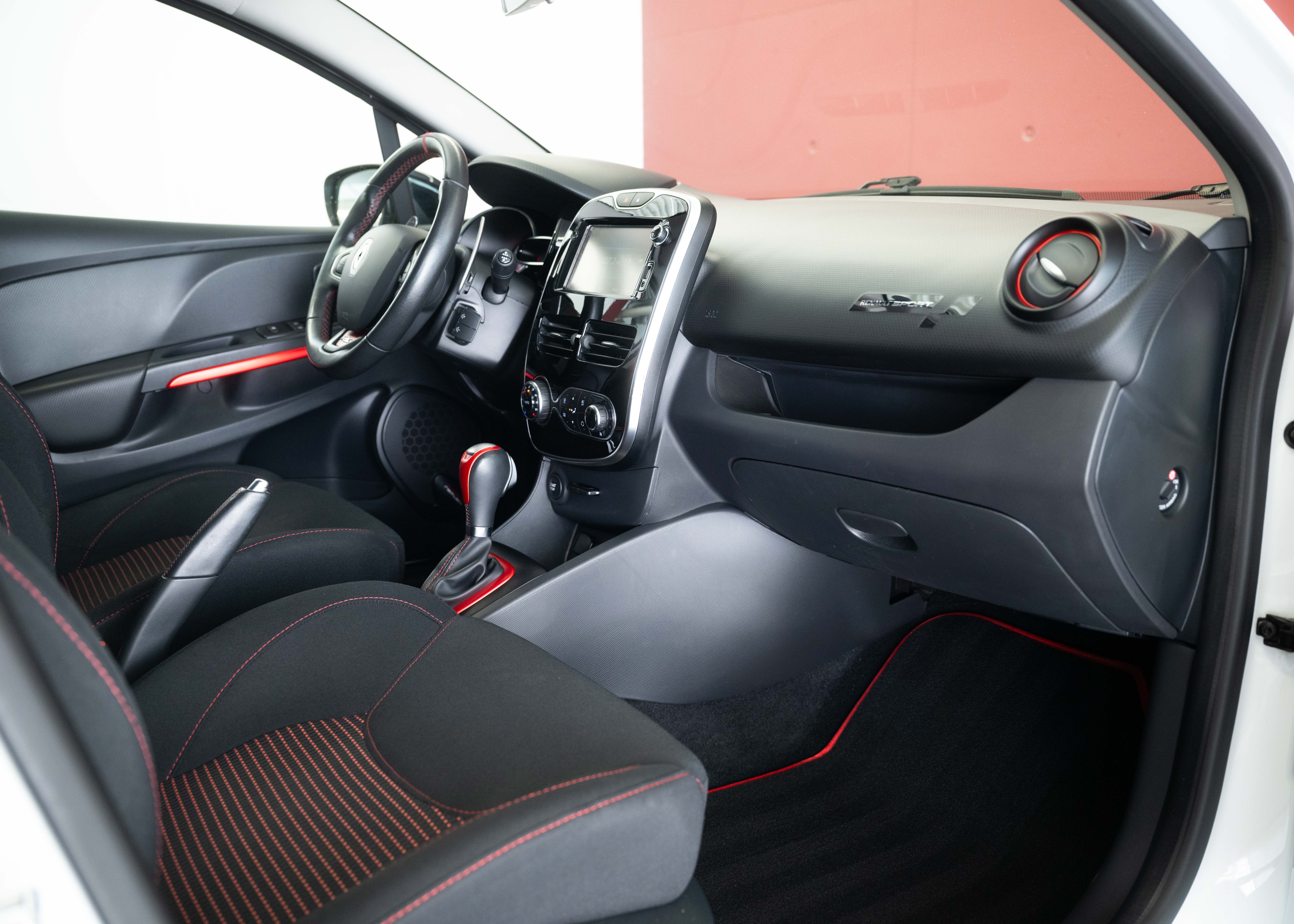 Image RENAULT CLIO Clio 1.6 T RS 200 (1st hand Swiss car, stunning condition, Cup Pack, full Renault service history)
