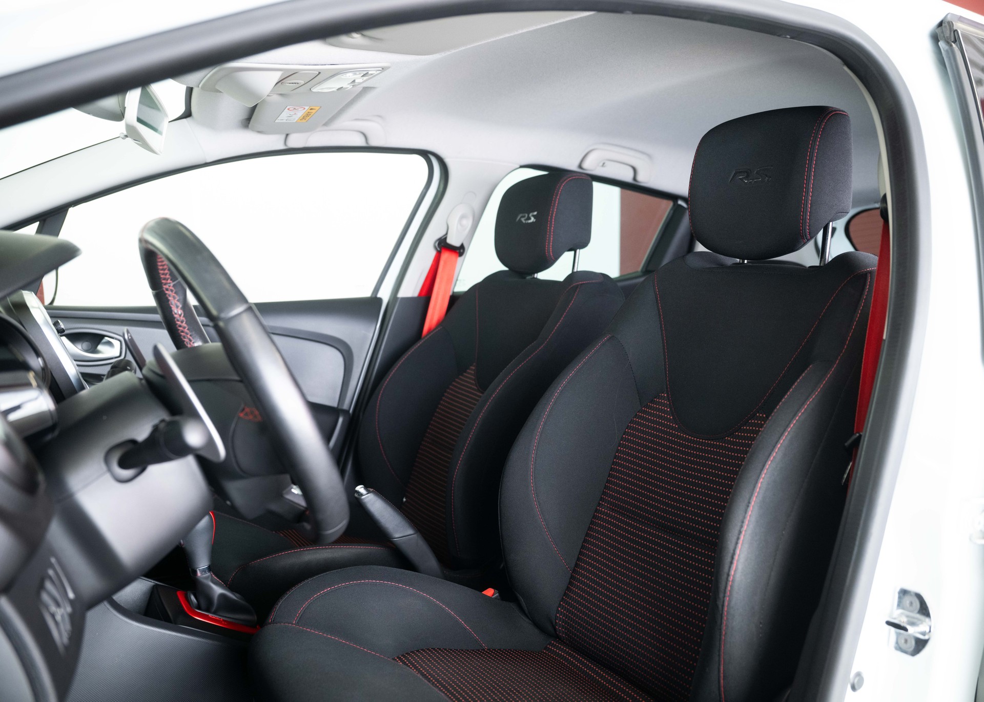 RENAULT Clio 1.6 T RS 200 (1st hand Swiss car, stunning condition, Cup Pack, full Renault service history)-image-21