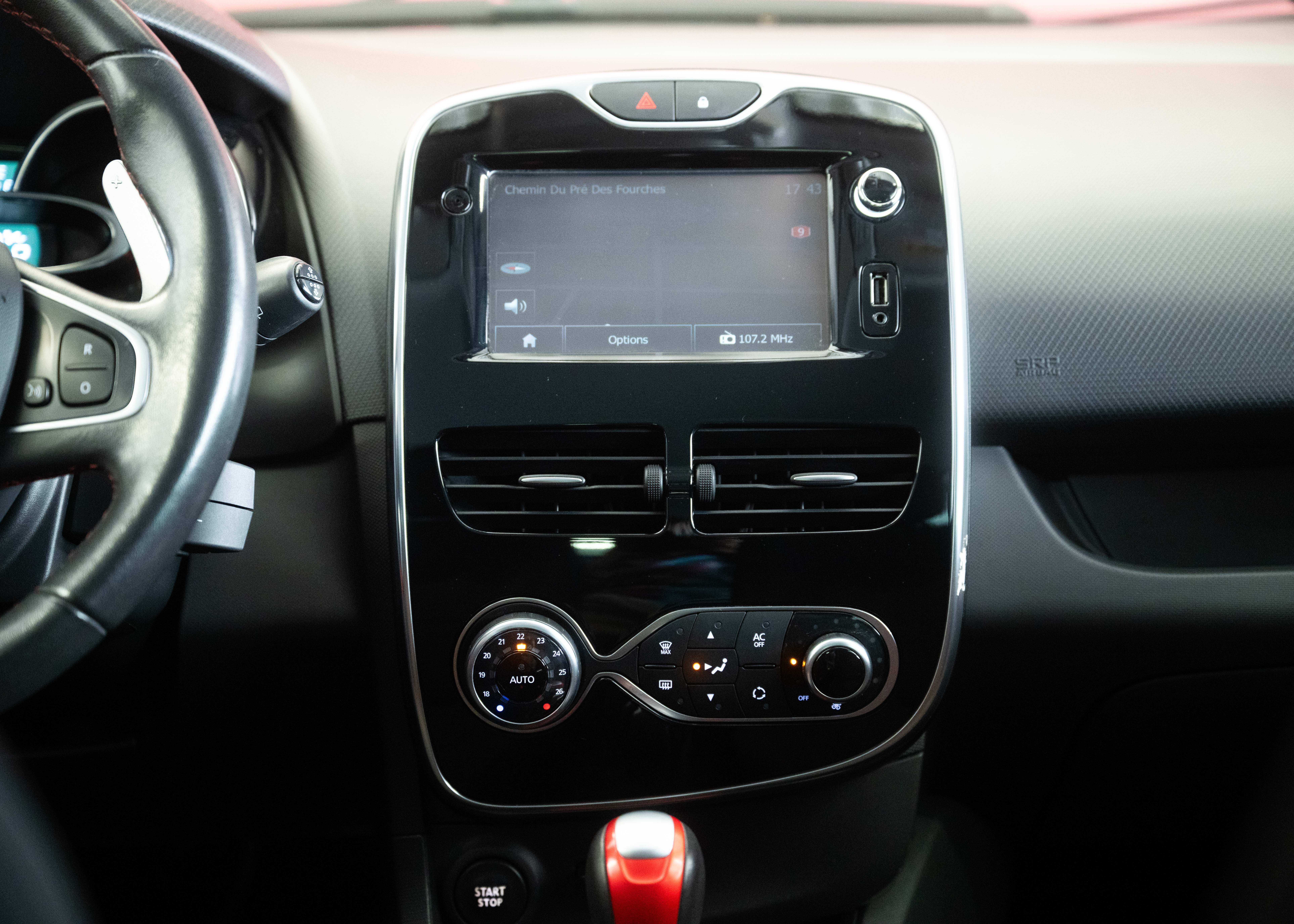 Image RENAULT CLIO Clio 1.6 T RS 200 (1st hand Swiss car, stunning condition, Cup Pack, full Renault service history)