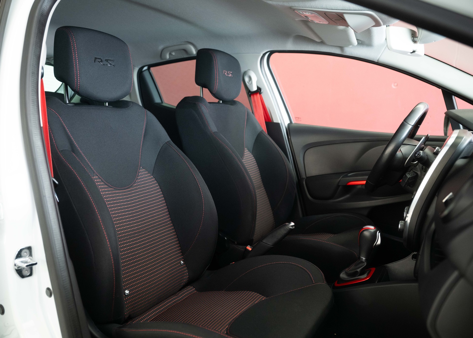 RENAULT Clio 1.6 T RS 200 (1st hand Swiss car, stunning condition, Cup Pack, full Renault service history)-image-25
