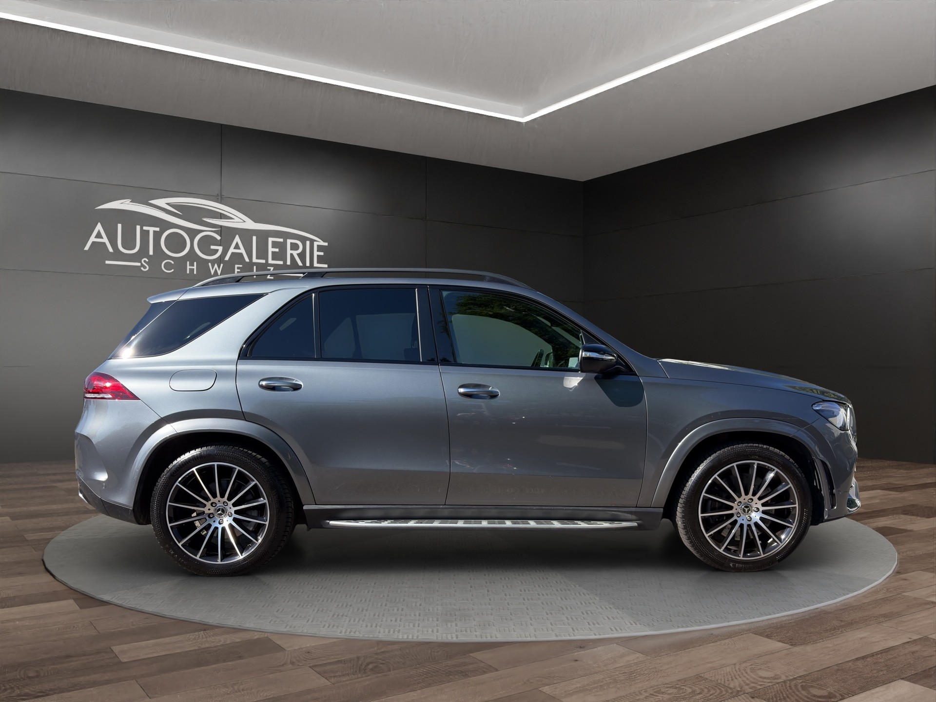 MERCEDES-BENZ GLE 350 e 4Matic AMG Line | CH | Gratis Service | AHK | MBUX | Burmester | PREMIUM PLUS | Sitzklima |-image-5