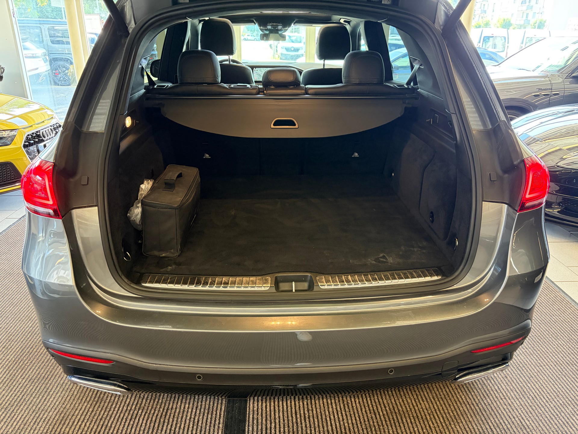MERCEDES-BENZ GLE 350 e 4Matic AMG Line | CH | Gratis Service | AHK | MBUX | Burmester | PREMIUM PLUS | Sitzklima |-image-25
