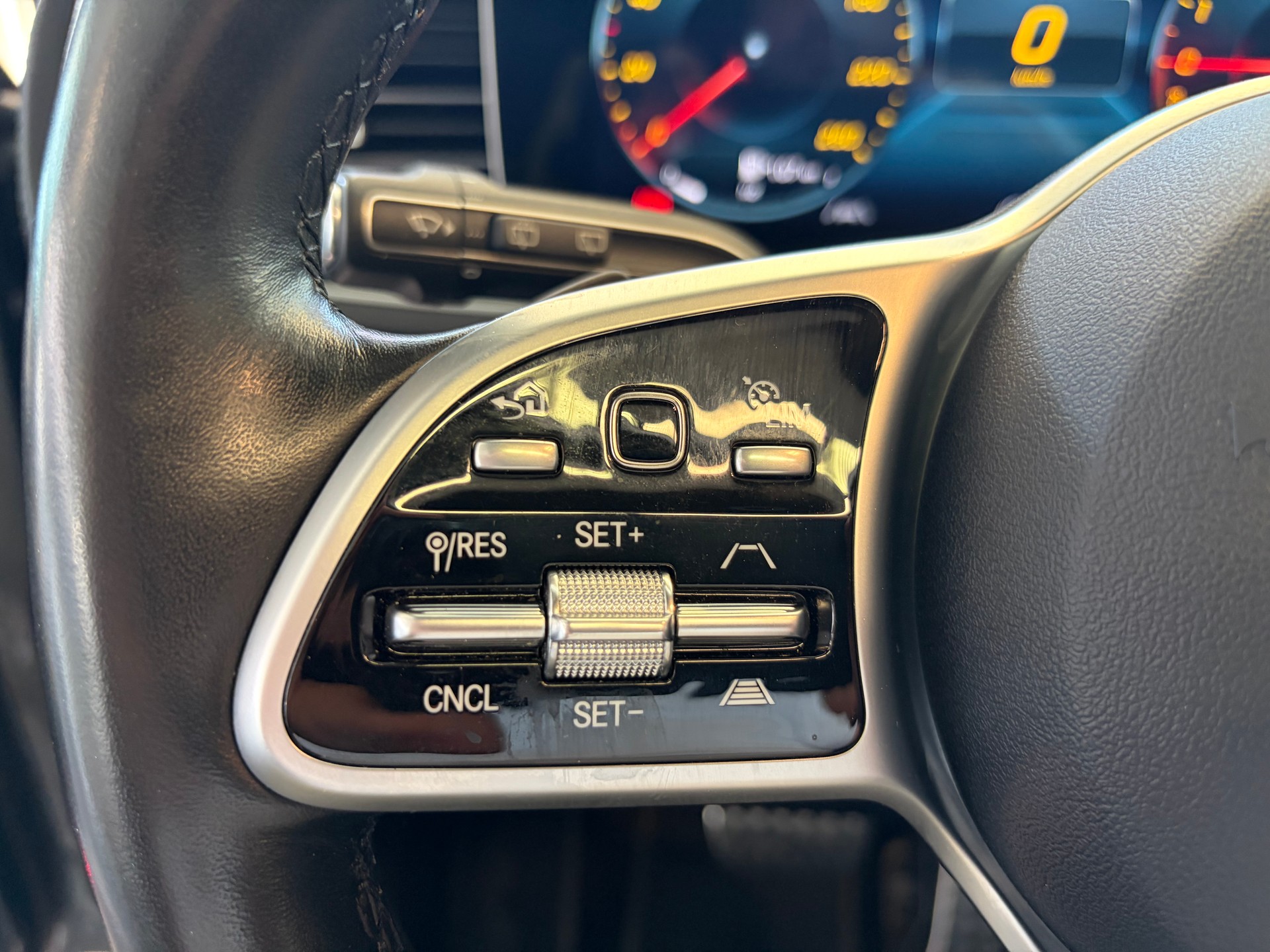 MERCEDES-BENZ GLE 350 e 4Matic AMG Line | CH | Gratis Service | AHK | MBUX | Burmester | PREMIUM PLUS | Sitzklima |-image-17