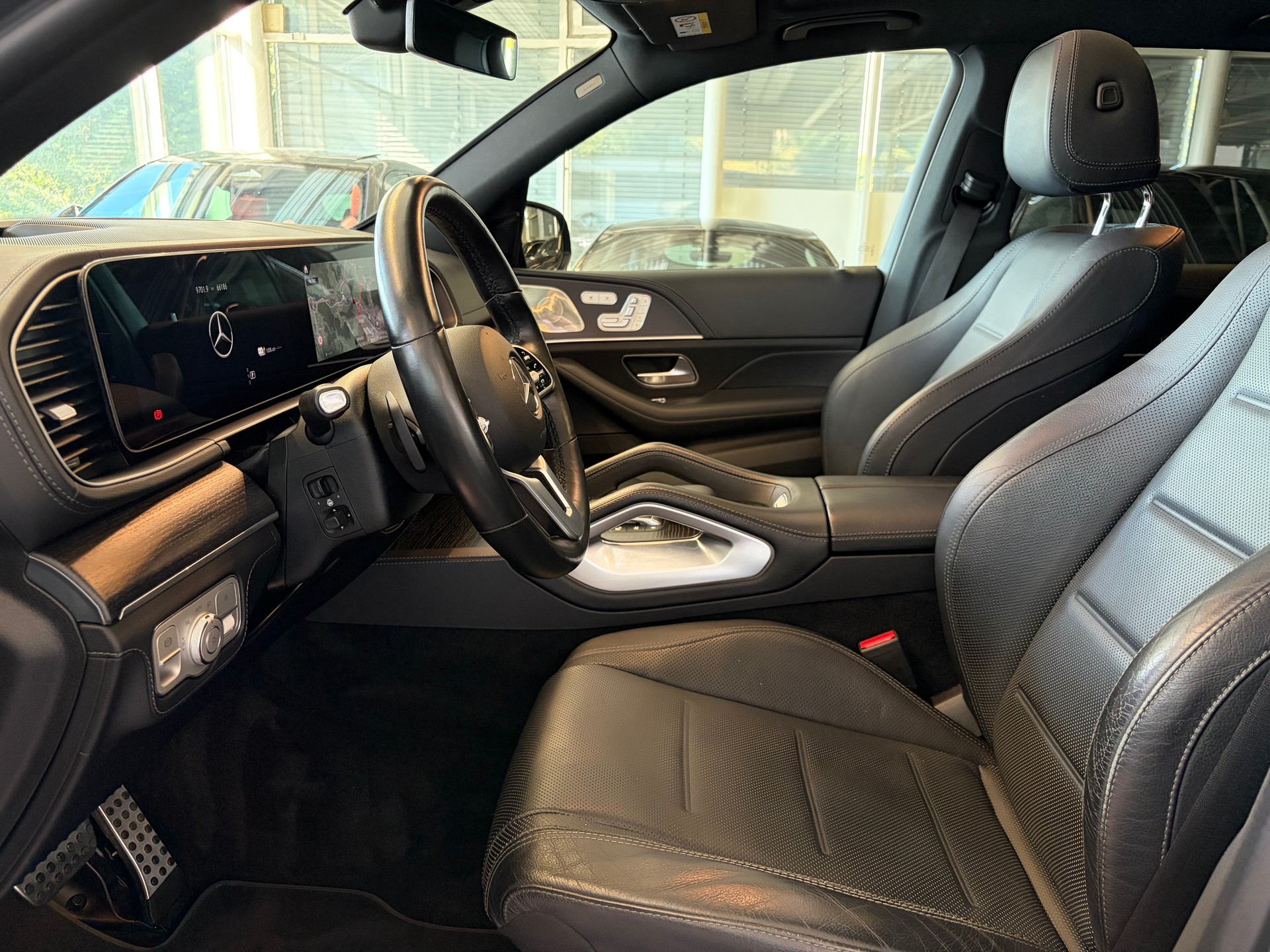 MERCEDES-BENZ GLE 350 e 4Matic AMG Line | CH | Gratis Service | AHK | MBUX | Burmester | PREMIUM PLUS | Sitzklima |-image-11