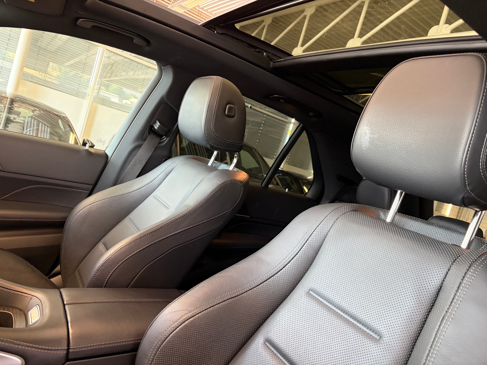 MERCEDES-BENZ GLE 350 e 4Matic AMG Line | CH | Gratis Service | AHK | MBUX | Burmester | PREMIUM PLUS | Sitzklima |-image-12