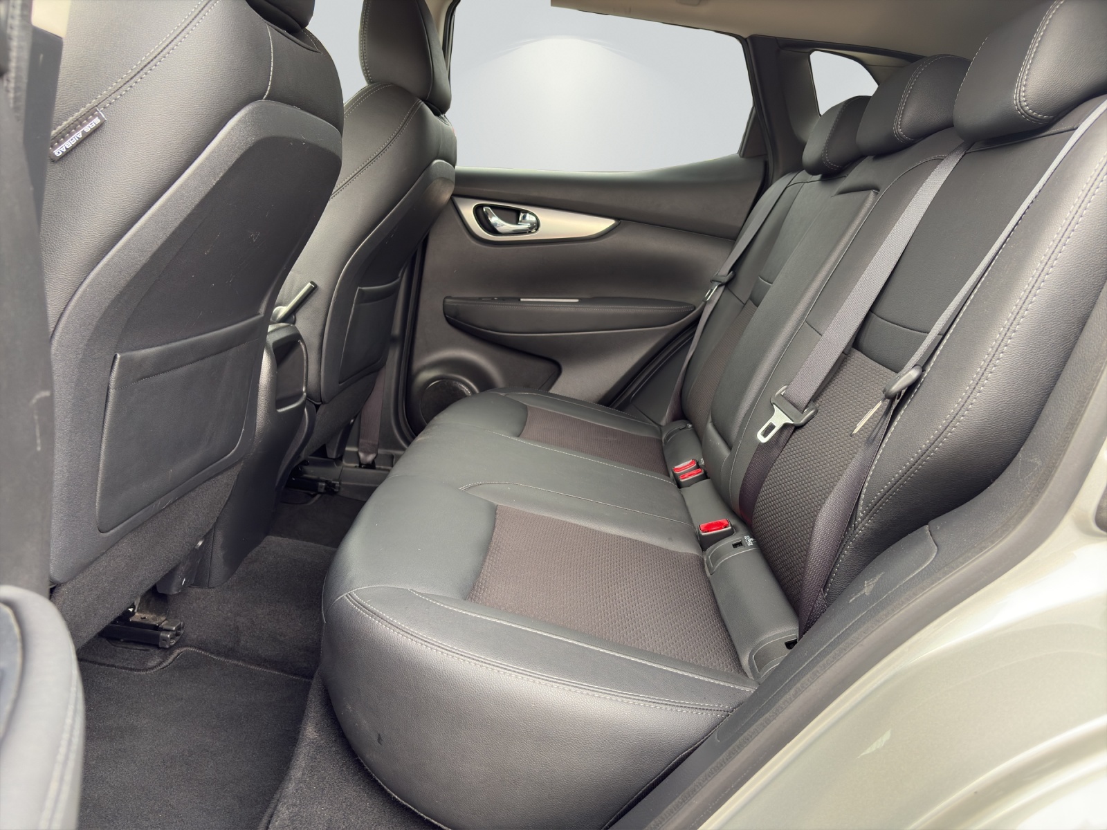 NISSAN Qashqai 1.7 dCi Tekna 4x4-image-11