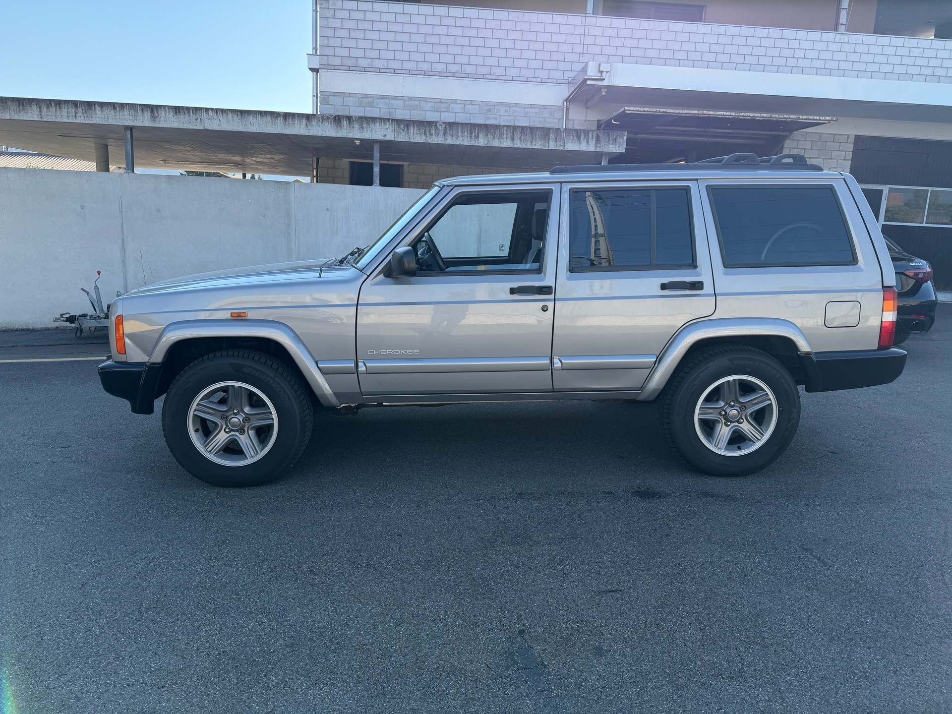 JEEP Cherokee 4.0 Classic-image-1