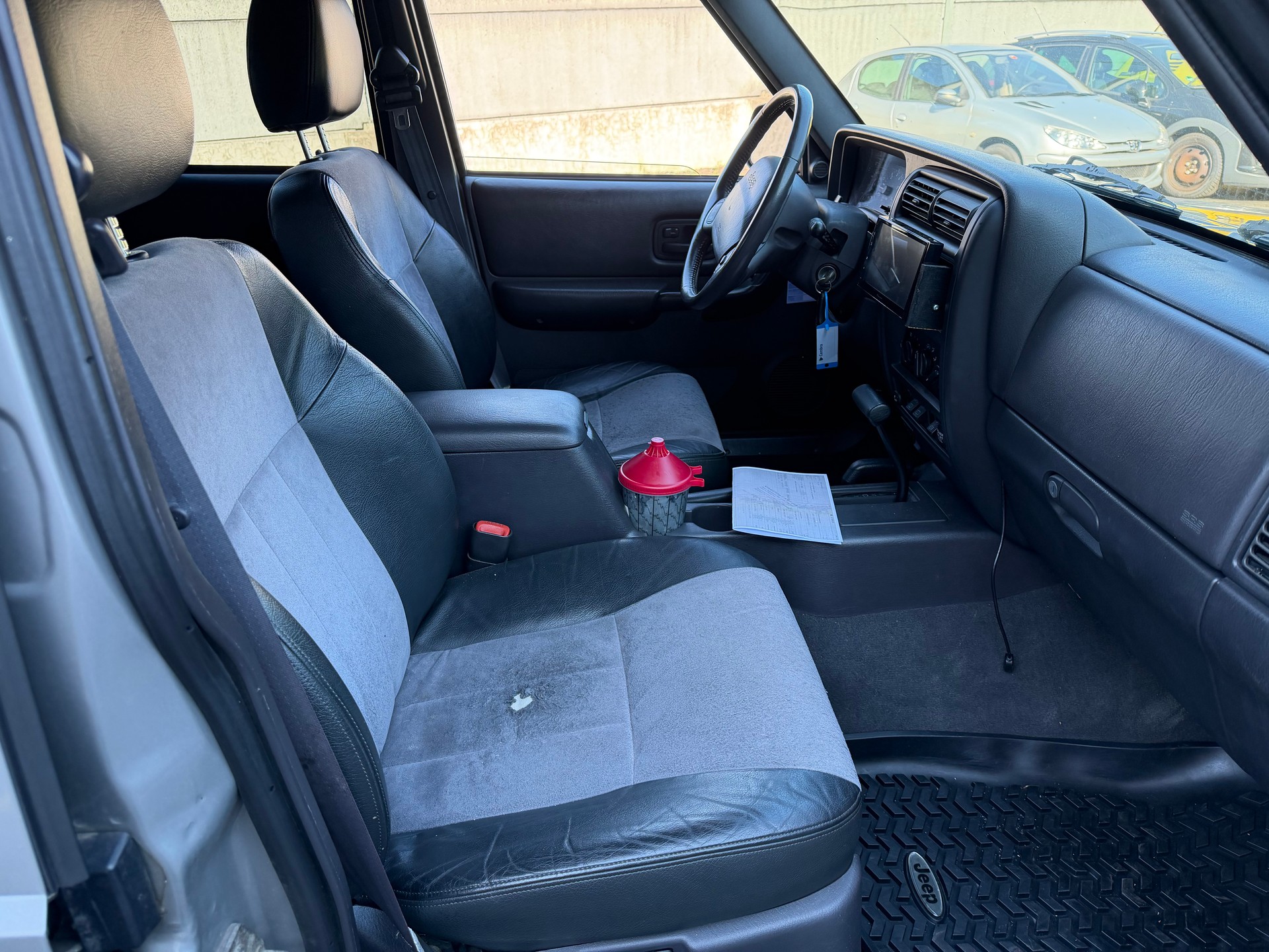 JEEP Cherokee 4.0 Classic-image-8