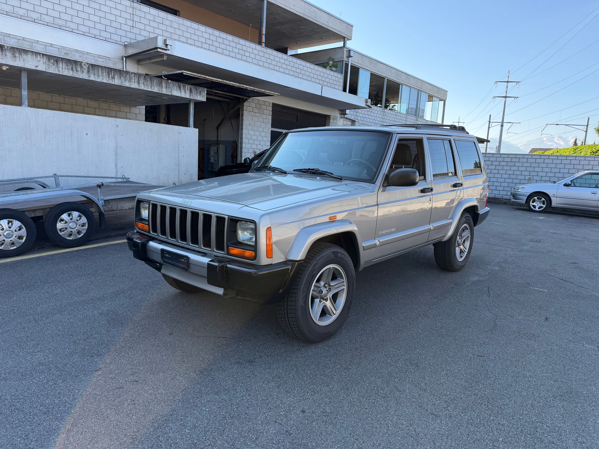 JEEP Cherokee 4.0 Classic-image-0