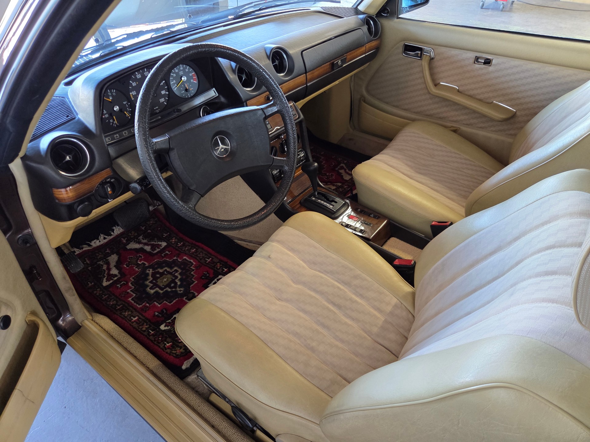 MERCEDES-BENZ CE-image-8
