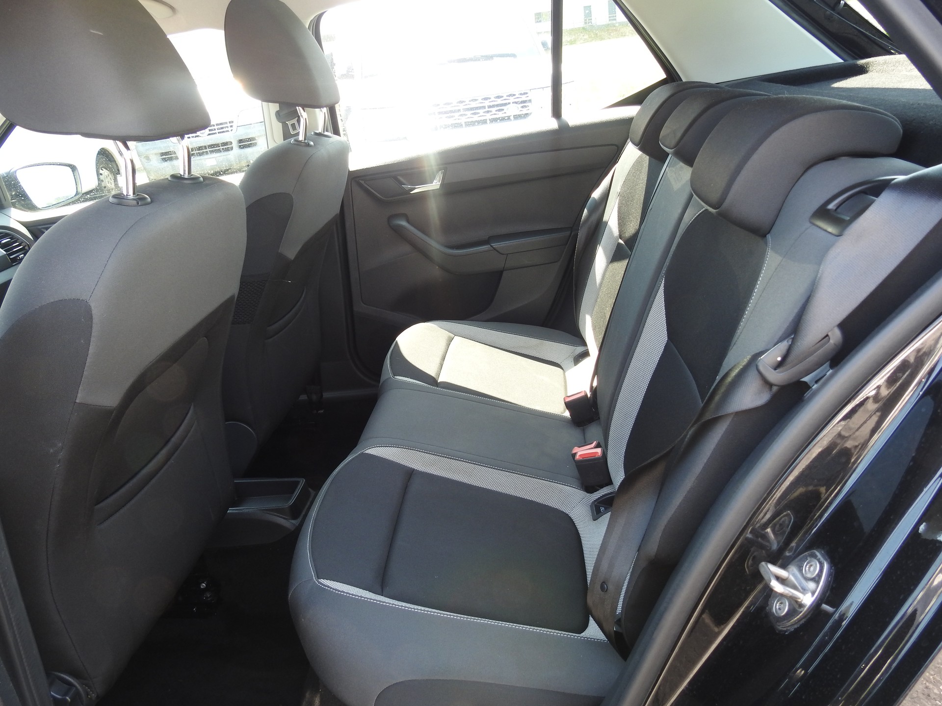 SKODA Fabia 1.0 TSI Ambition-image-13