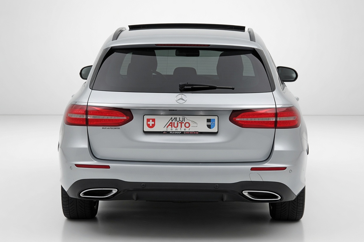 MERCEDES-BENZ E 220 d Swiss Star AMG Line 4Matic 9G-Tronic-showroom-element-3