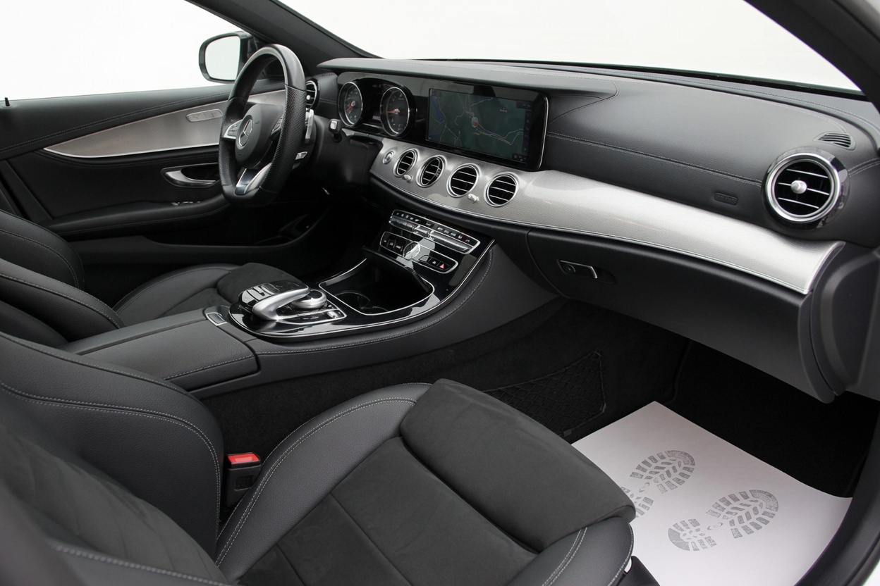 MERCEDES-BENZ E 220 d Swiss Star AMG Line 4Matic 9G-Tronic-image-12