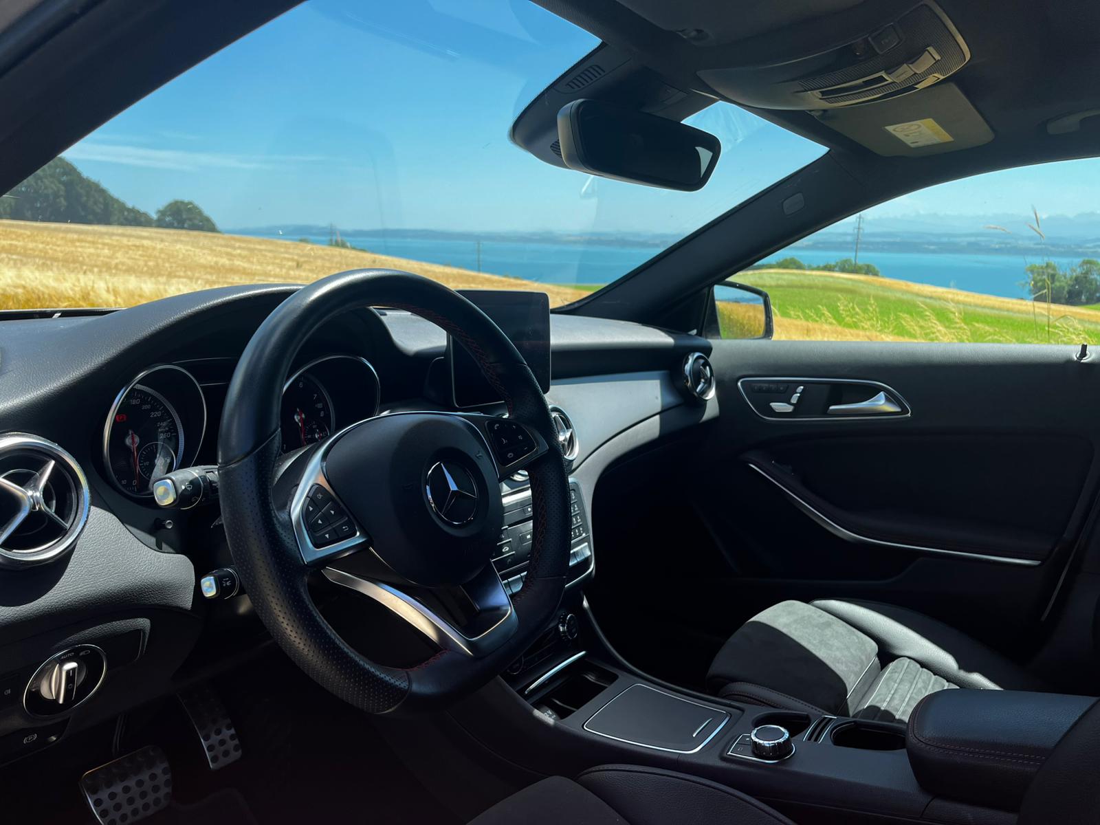 MERCEDES-BENZ GLA 220 AMG Line 4m-image-3