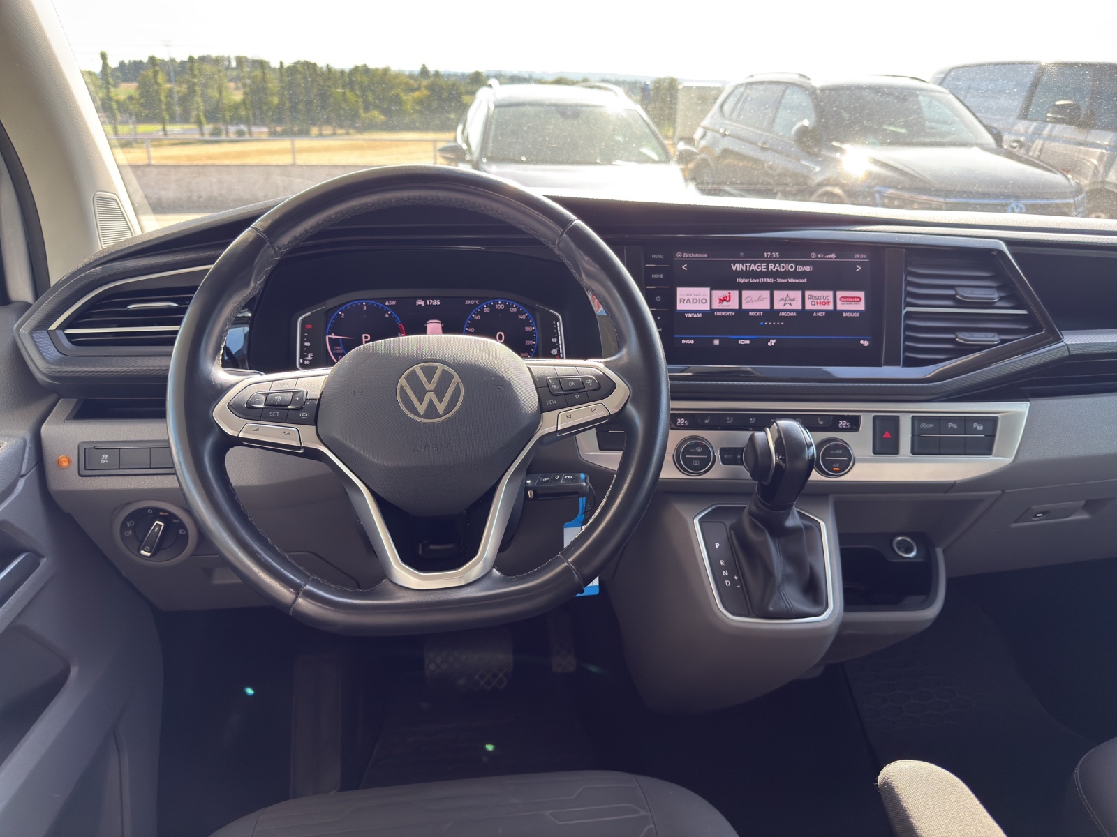 VW T6.1 Caravelle 3400 2.0 TDI 204 Comfortline DSG 4m-image-4