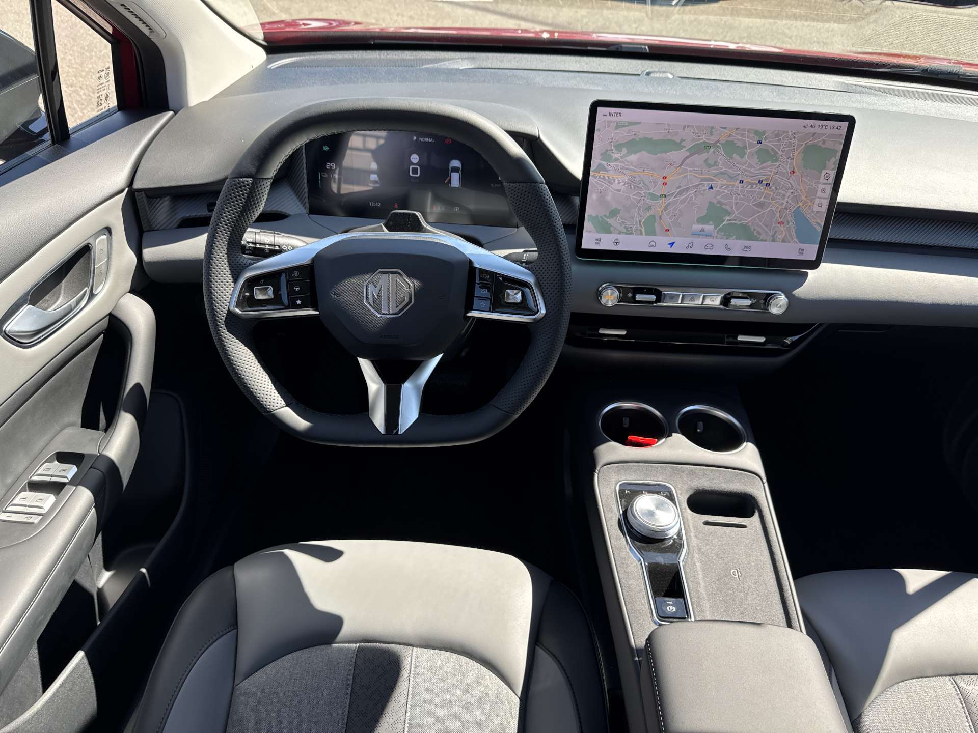 MG 4 EV 64kWh Premium Facelift Automat-image-4
