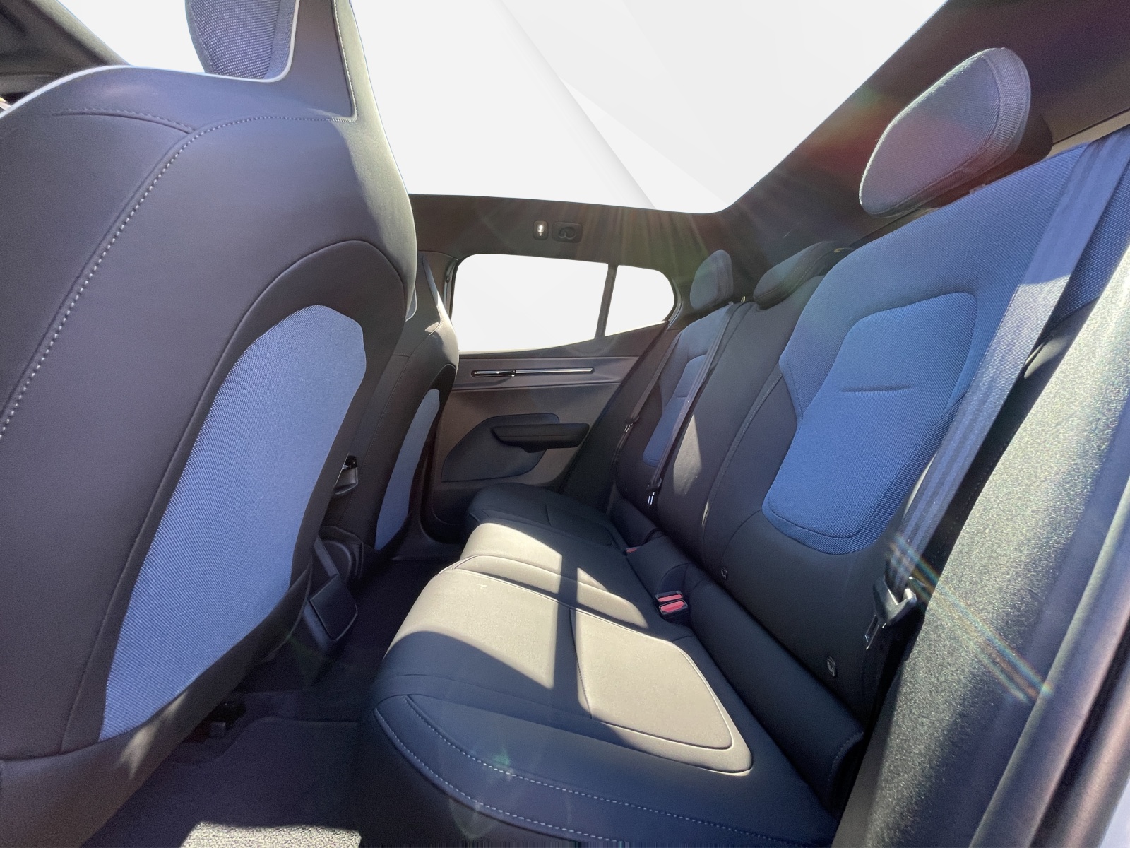 VOLVO EX 30 E60 Twin Ultra Performance AWD-image-13