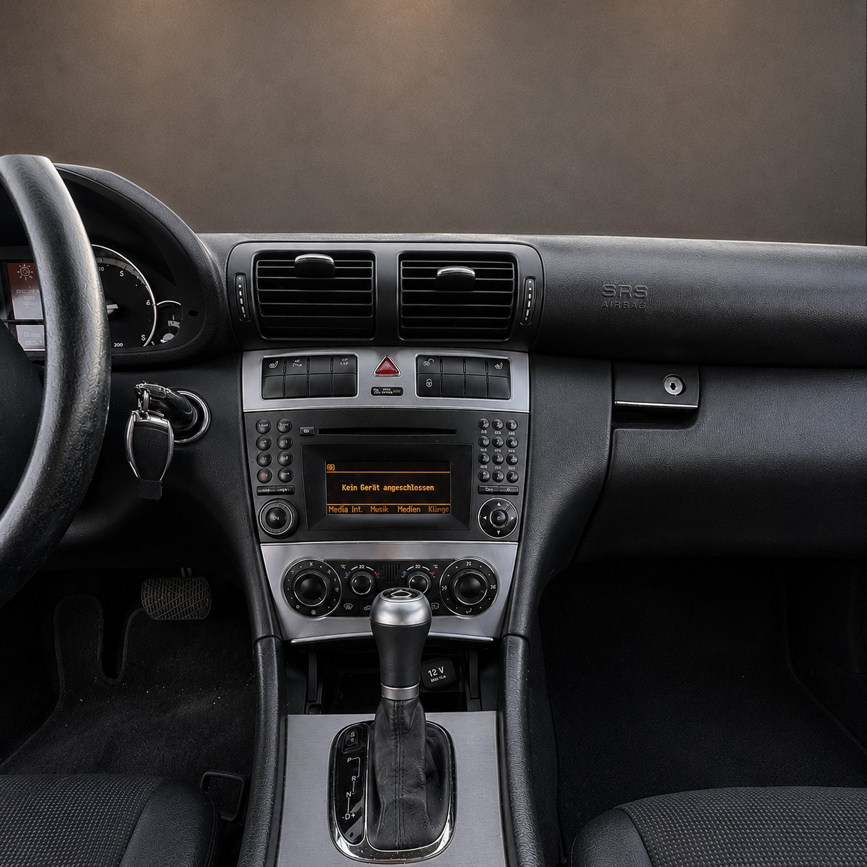 MERCEDES-BENZ CLC 220 CDI Automatic-image-6