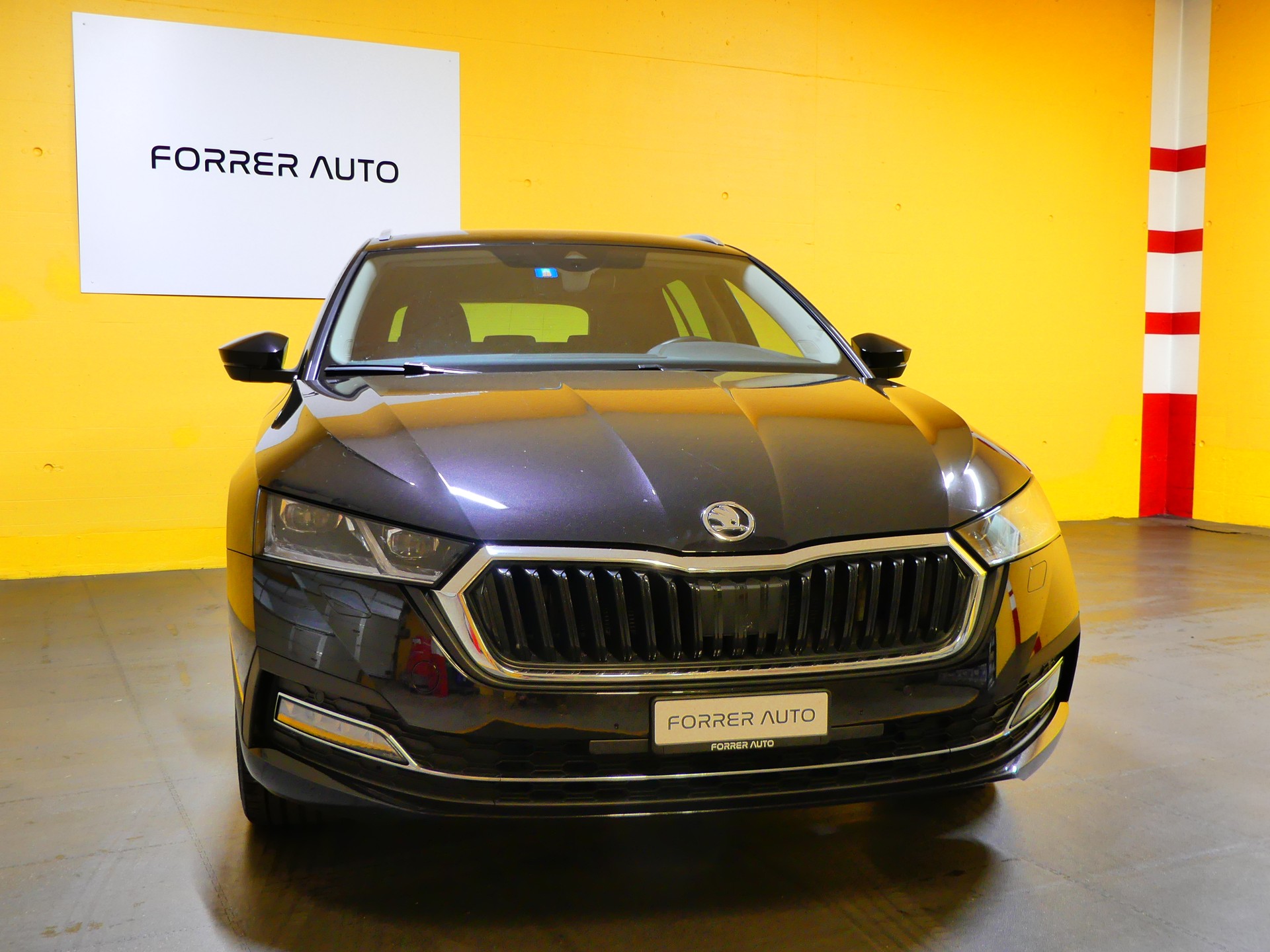 SKODA Octavia Combi 2.0 TDI DSG Style 4x4-image-1
