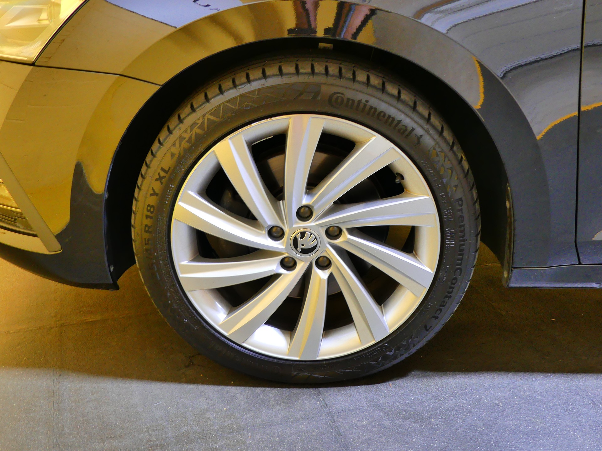 SKODA Octavia Combi 2.0 TDI DSG Style 4x4-image-8