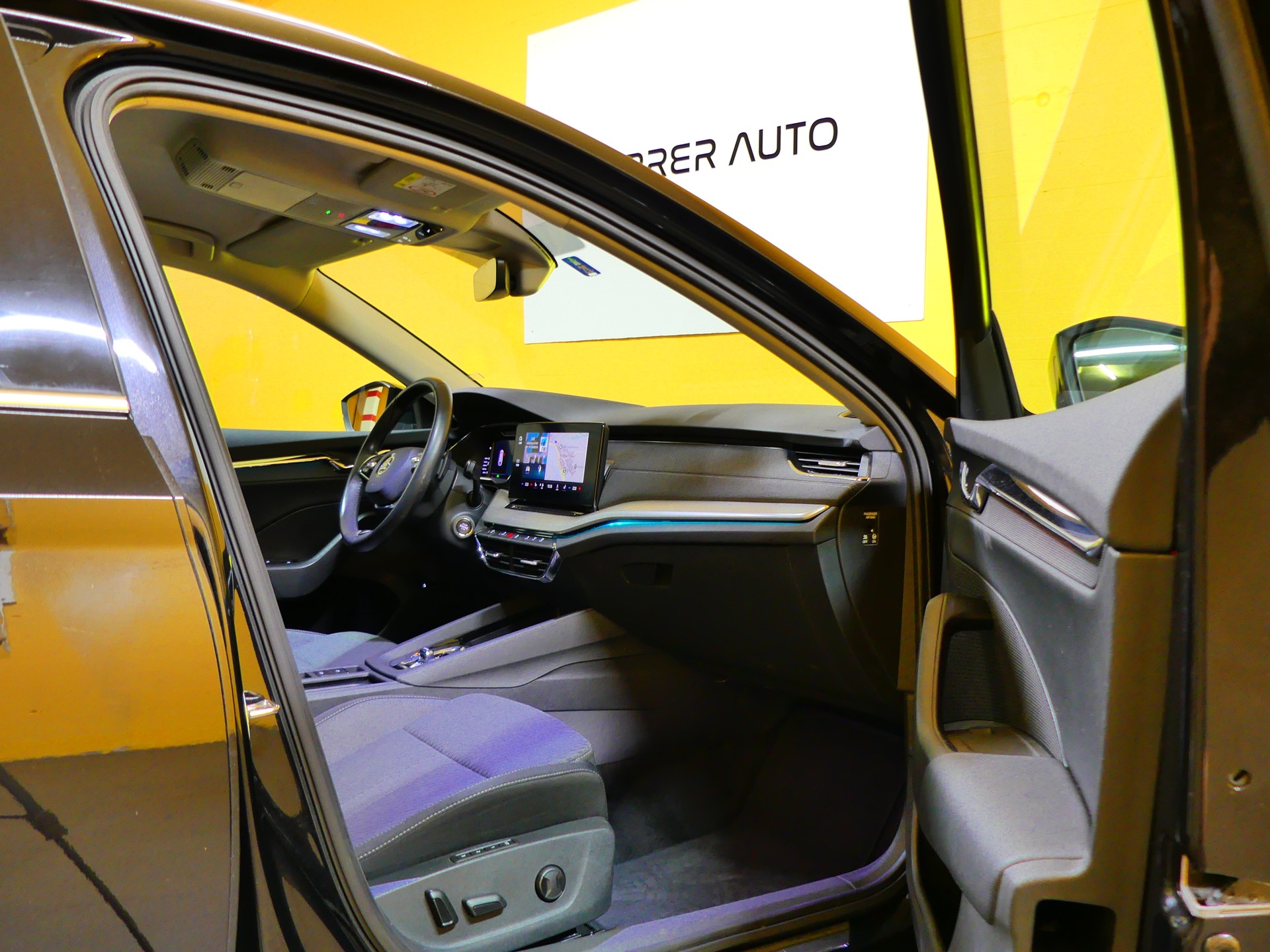 SKODA Octavia Combi 2.0 TDI DSG Style 4x4-image-11