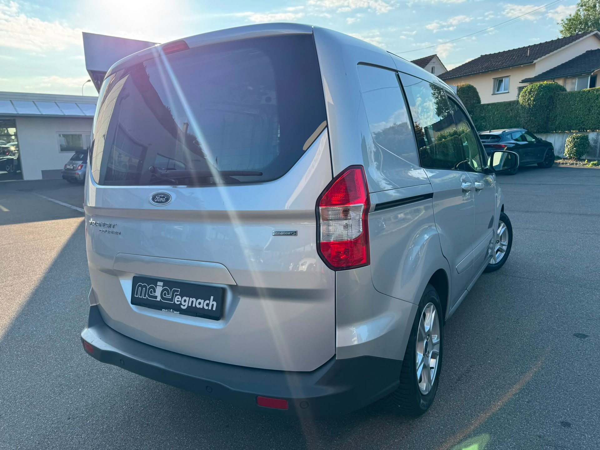 FORD Transit Courier Van 1.0 EcoBoost Ambiente-image-9