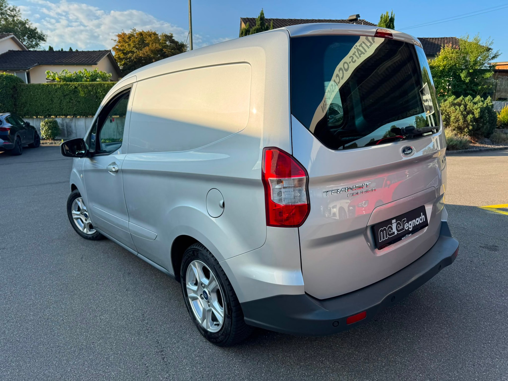 FORD Transit Courier Van 1.0 EcoBoost Ambiente-image-6