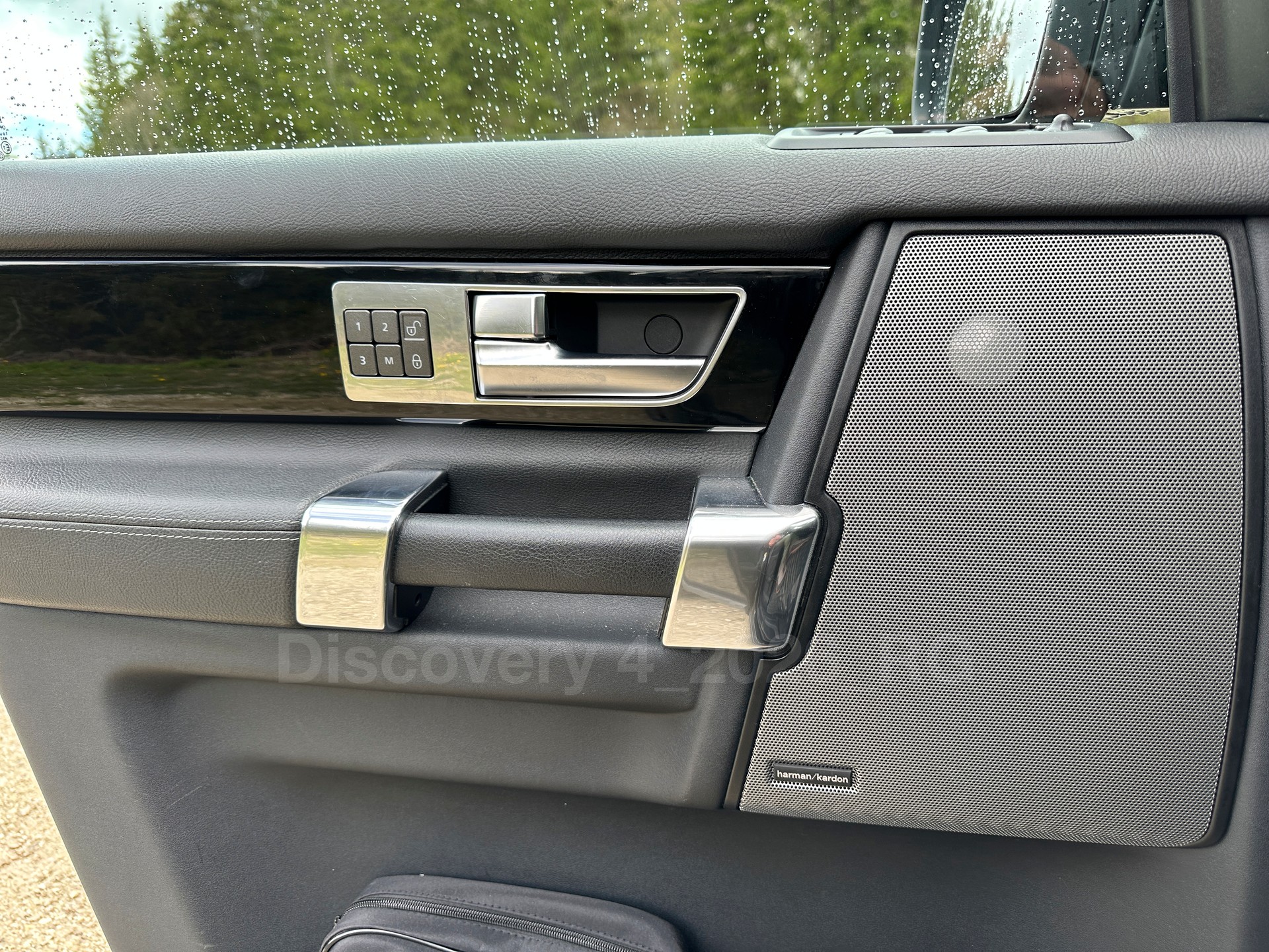 LAND ROVER 3.0 SDV6 HSE-image-12