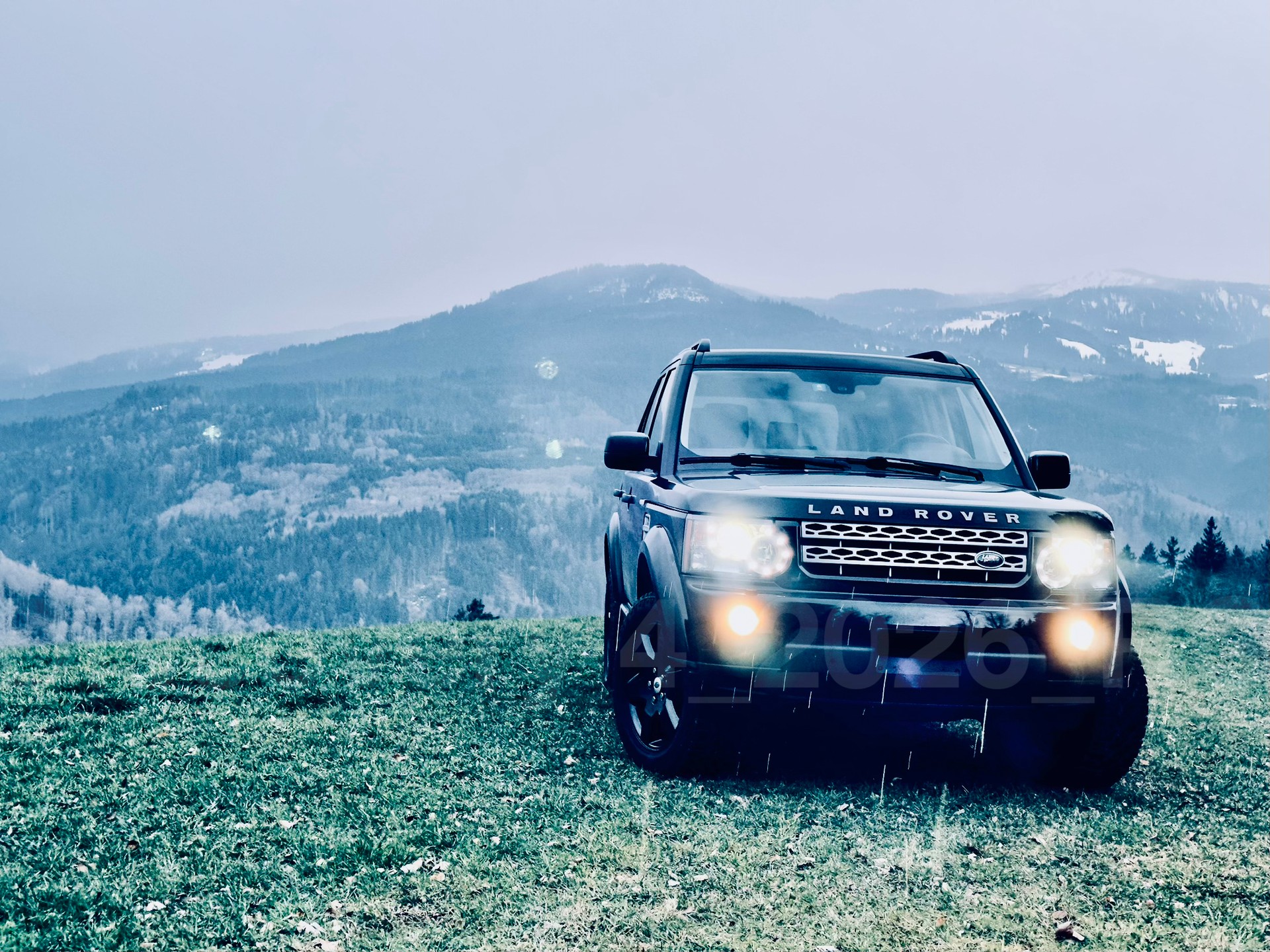 LAND ROVER 3.0 SDV6 HSE-image-2