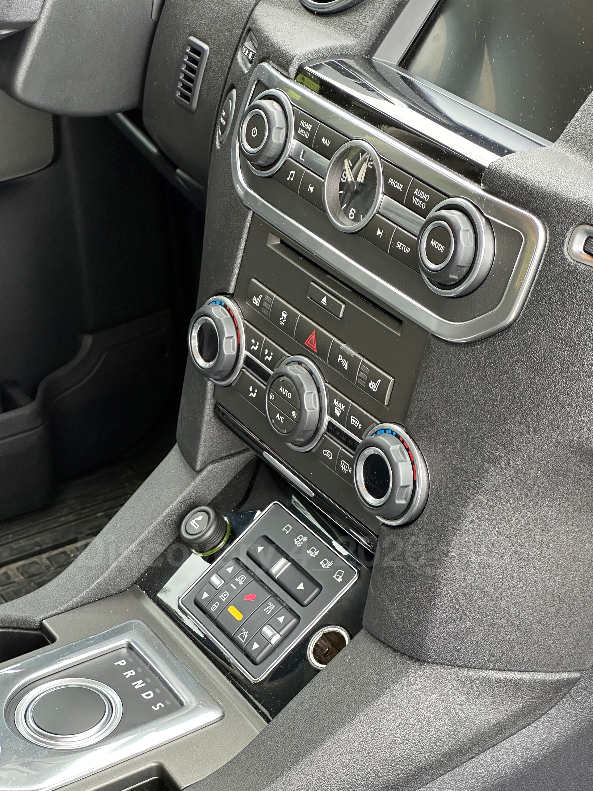 LAND ROVER 3.0 SDV6 HSE-image-9