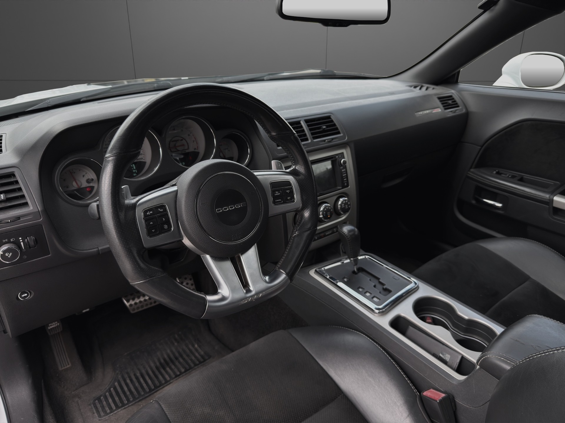 DODGE SRT8 392 6.4 V8 Hemi-image-5