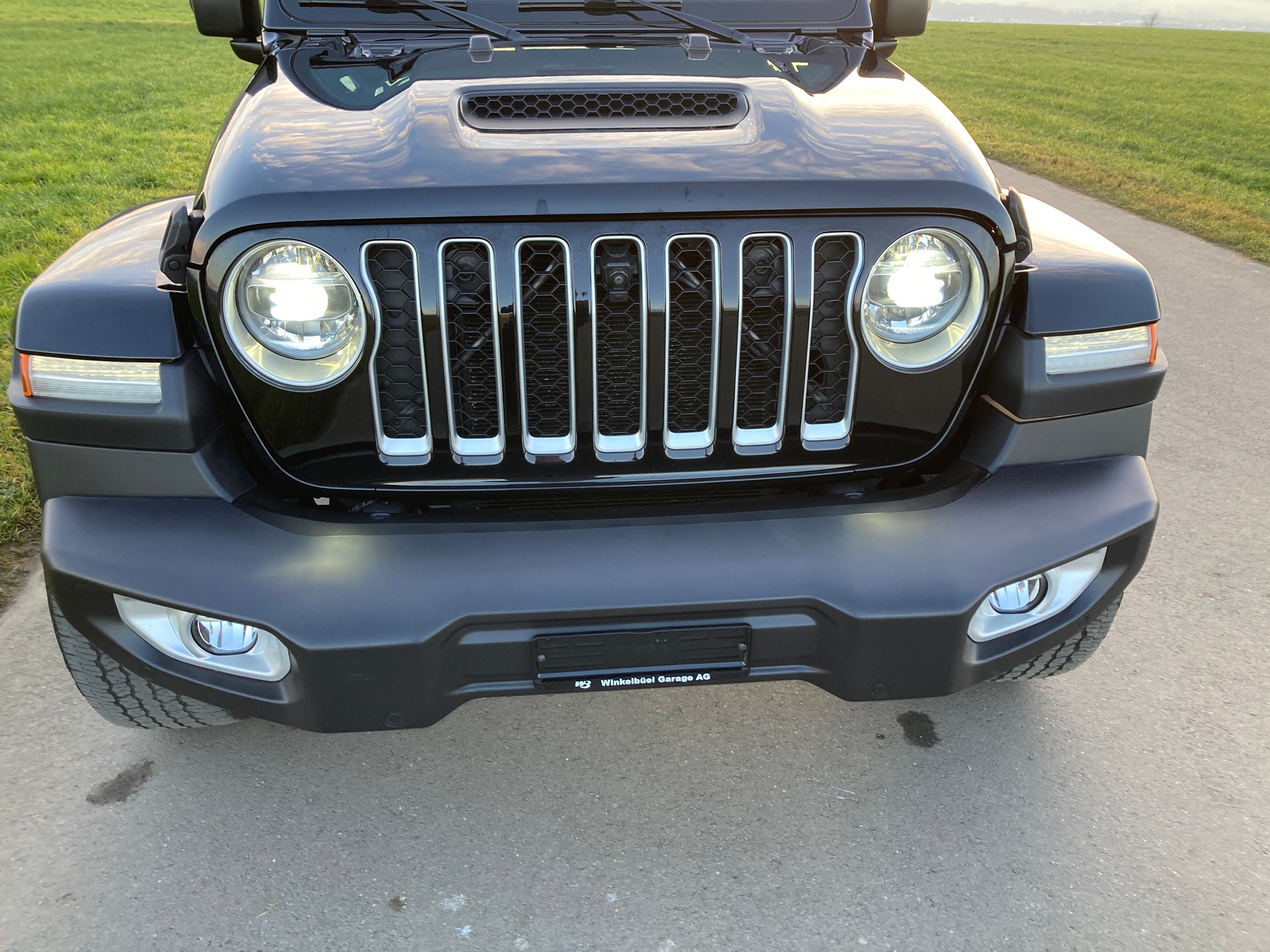 JEEP Gladiator 3.0 V6 Launch Edition-image-2