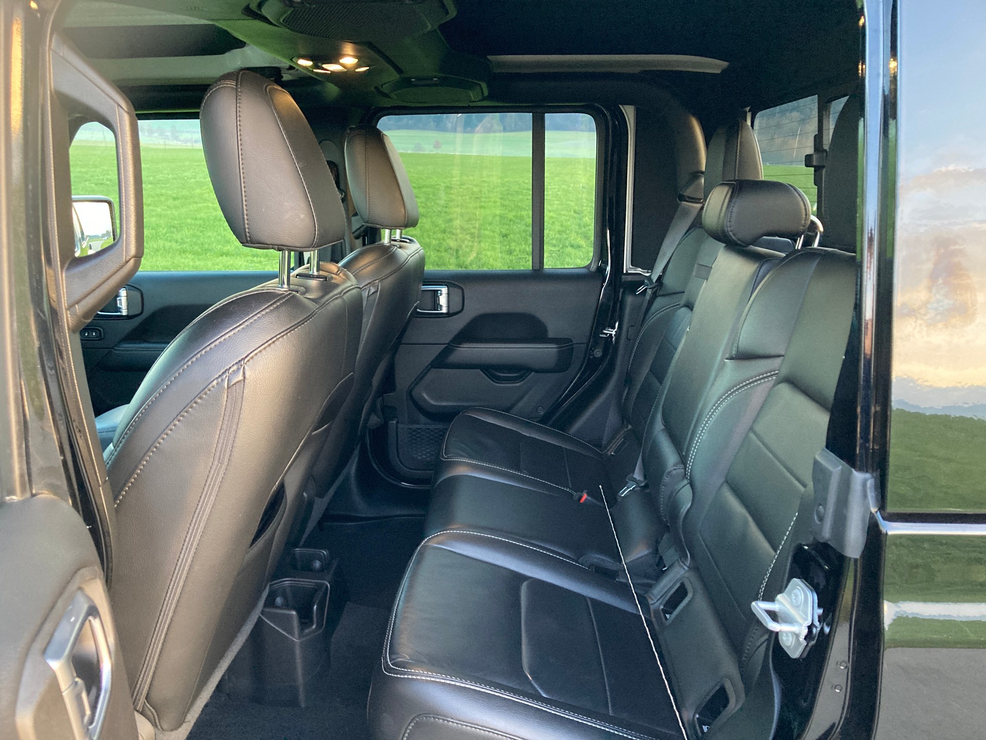 JEEP Gladiator 3.0 V6 Launch Edition-image-13