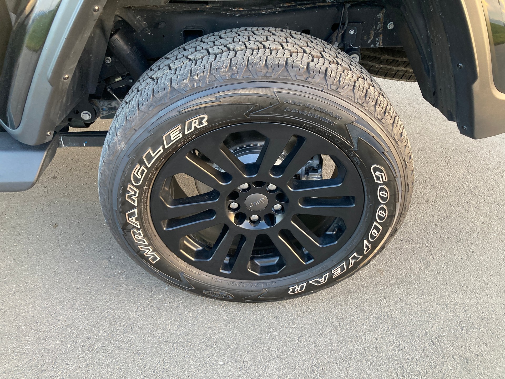 JEEP Gladiator 3.0 V6 Launch Edition-image-12