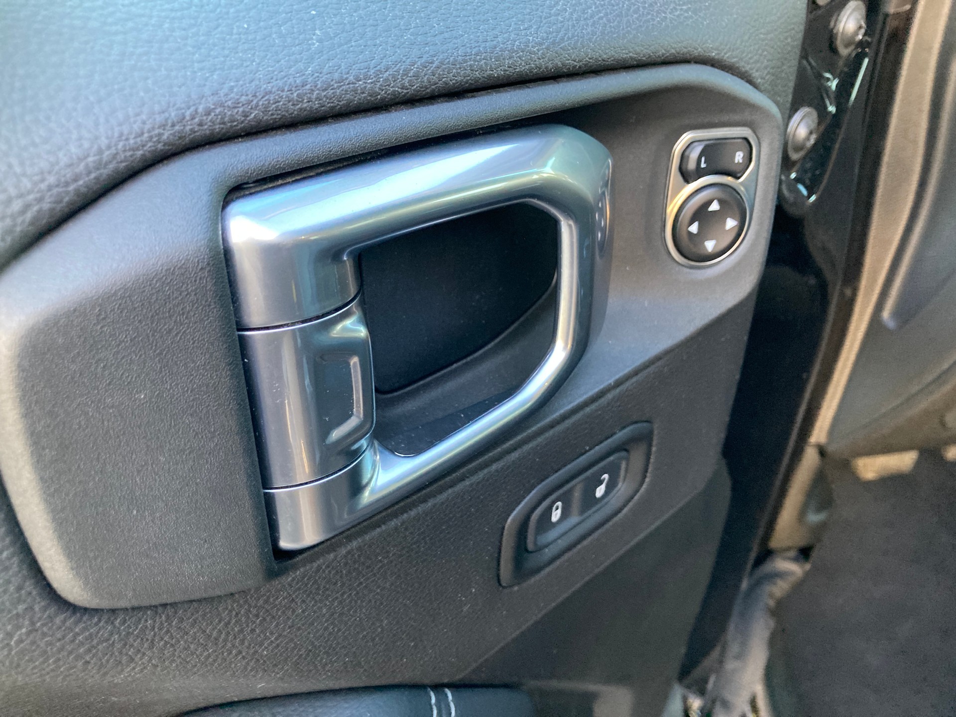JEEP Gladiator 3.0 V6 Launch Edition-image-15