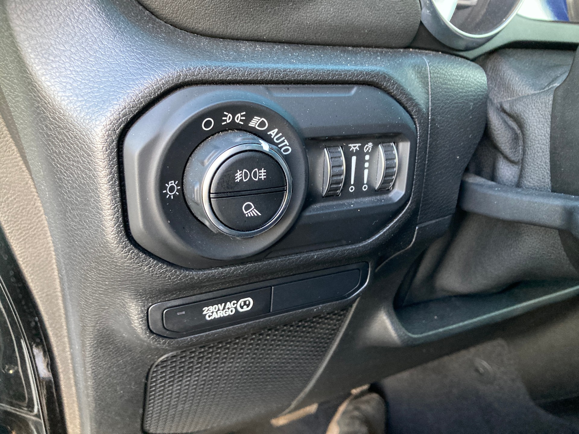 JEEP Gladiator 3.0 V6 Launch Edition-image-16
