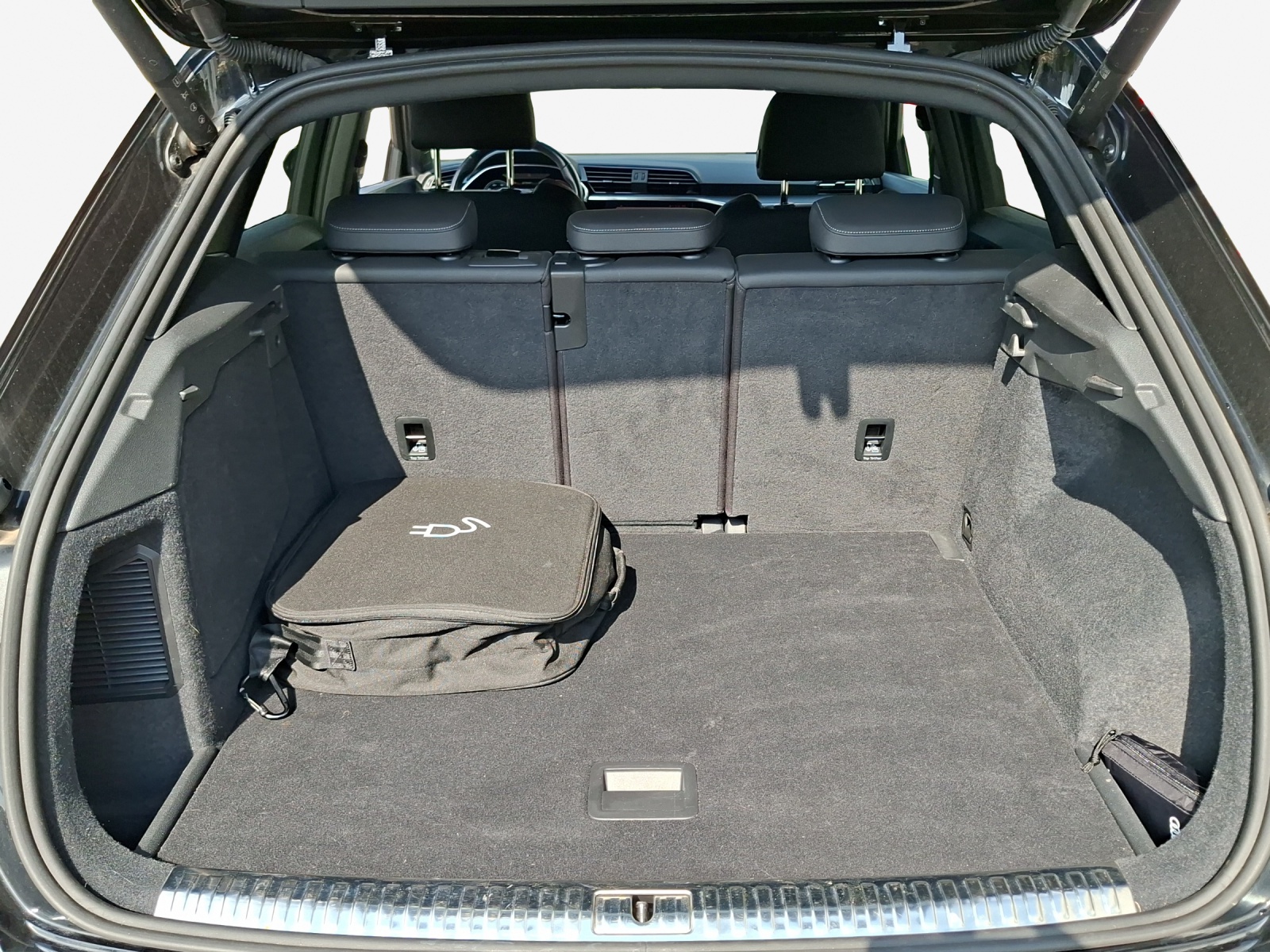 AUDI Q3 45 TFSI e S line S-tronic-image-12