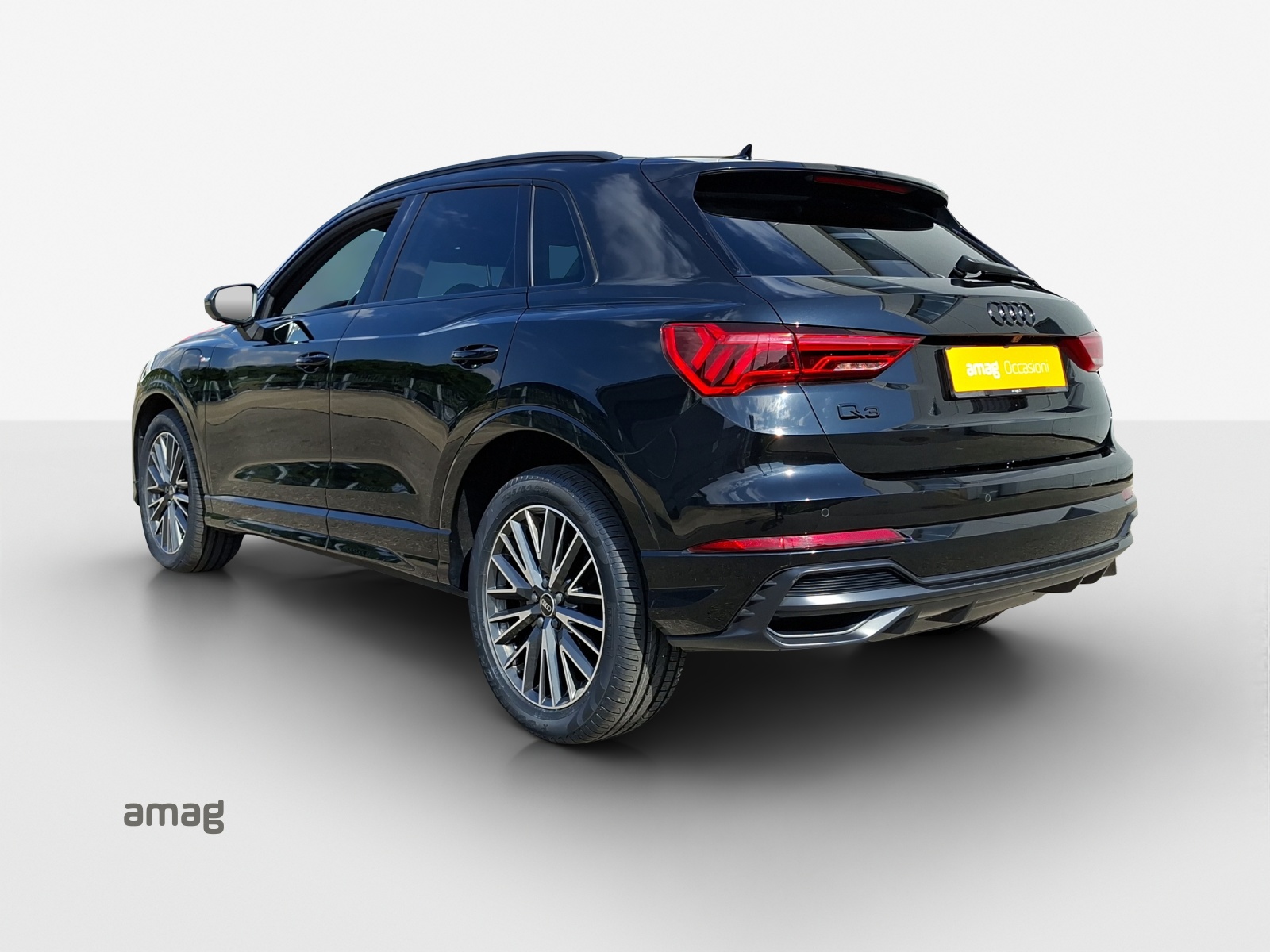 AUDI Q3 45 TFSI e S line S-tronic-image-2