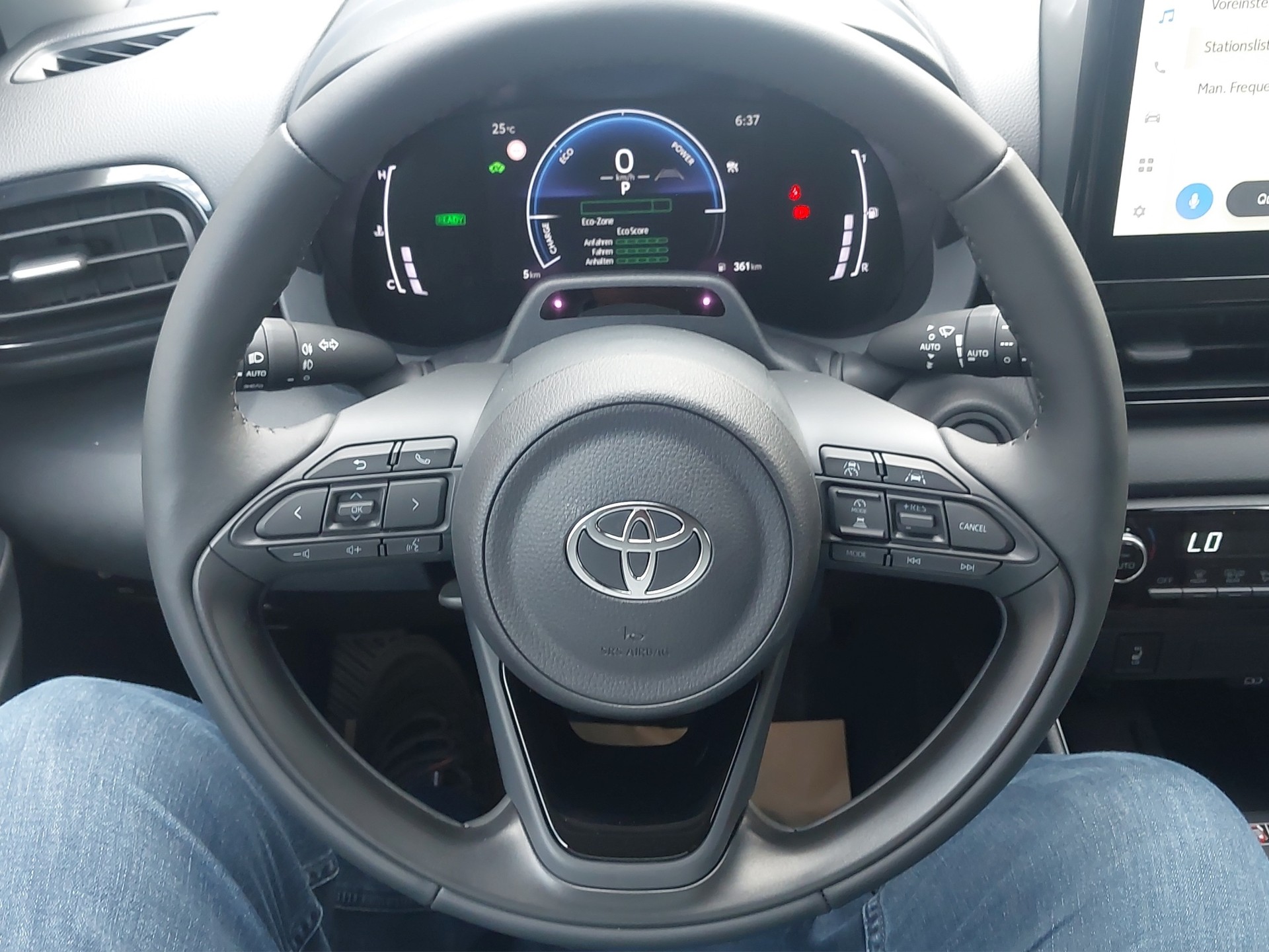 TOYOTA Yaris 1.5 VVT-i HSD Trend-image-10